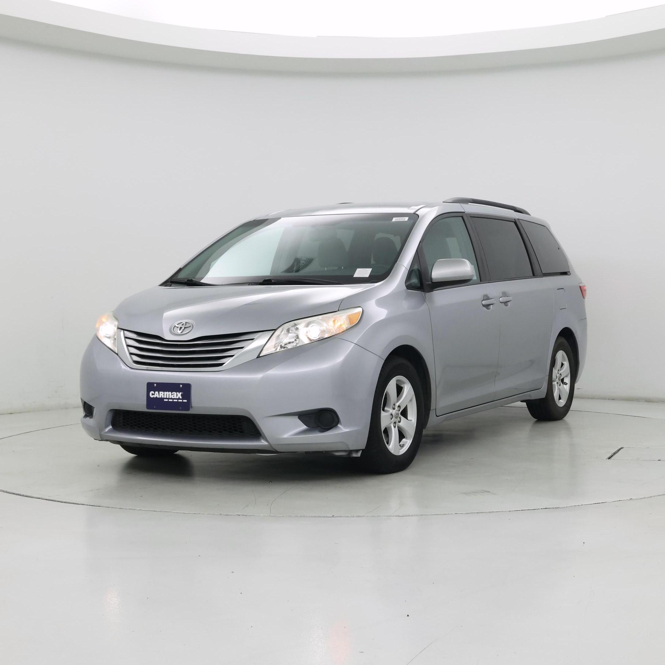 Thumbnail: 2015 Toyota Sienna - 4