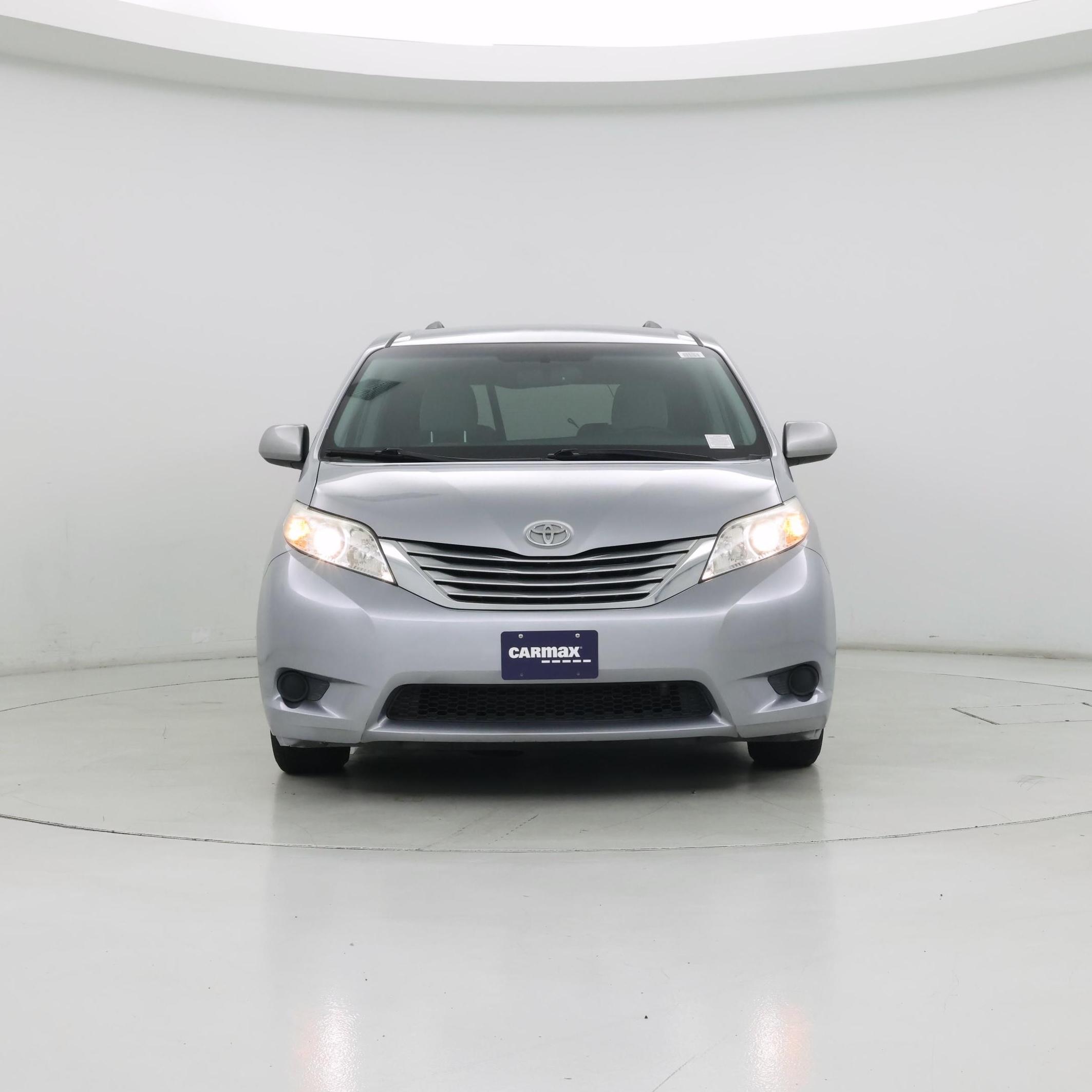 Thumbnail: 2015 Toyota Sienna - 5