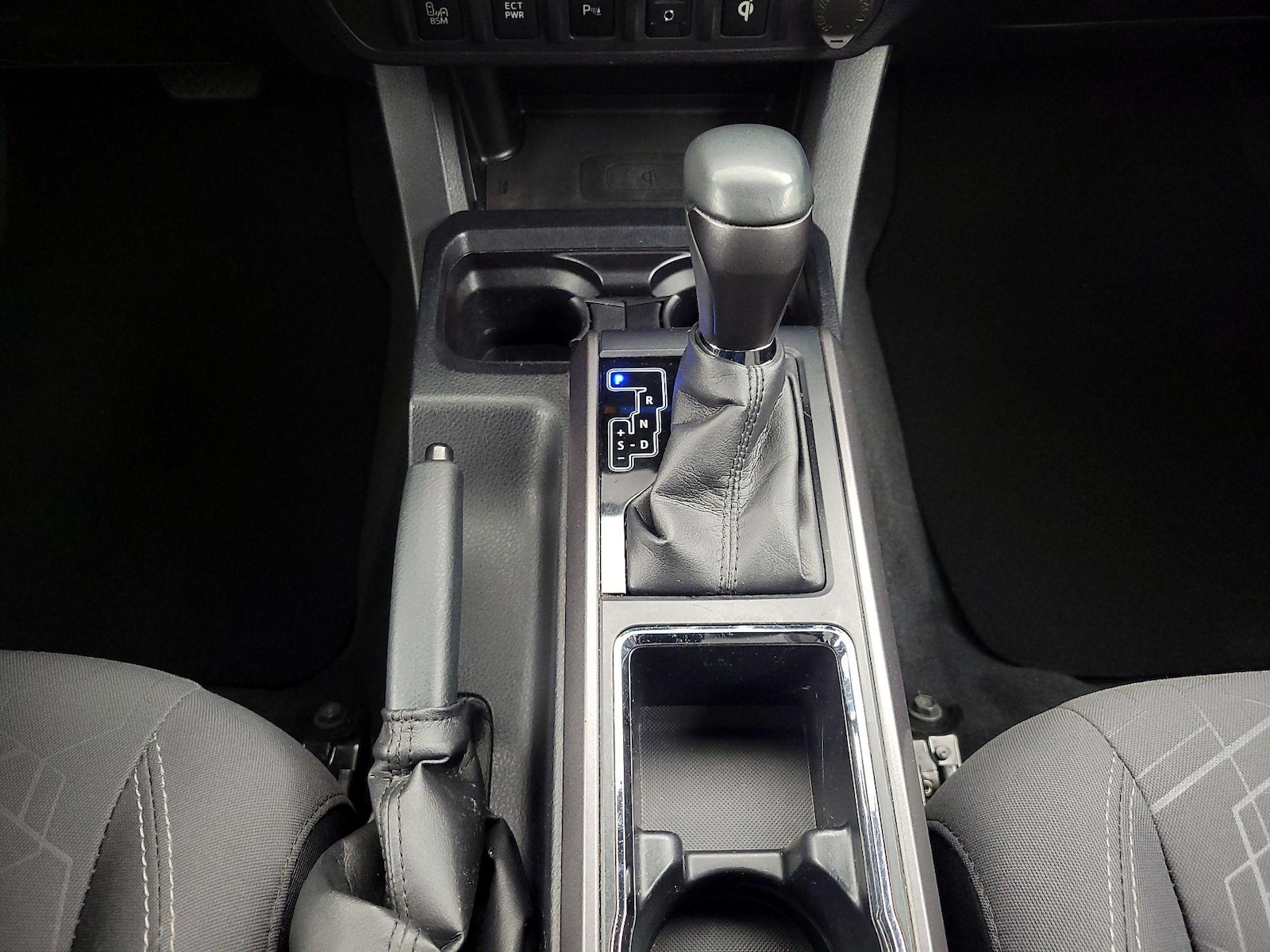 2017 Toyota Tacoma TRD Sport - Photo 17