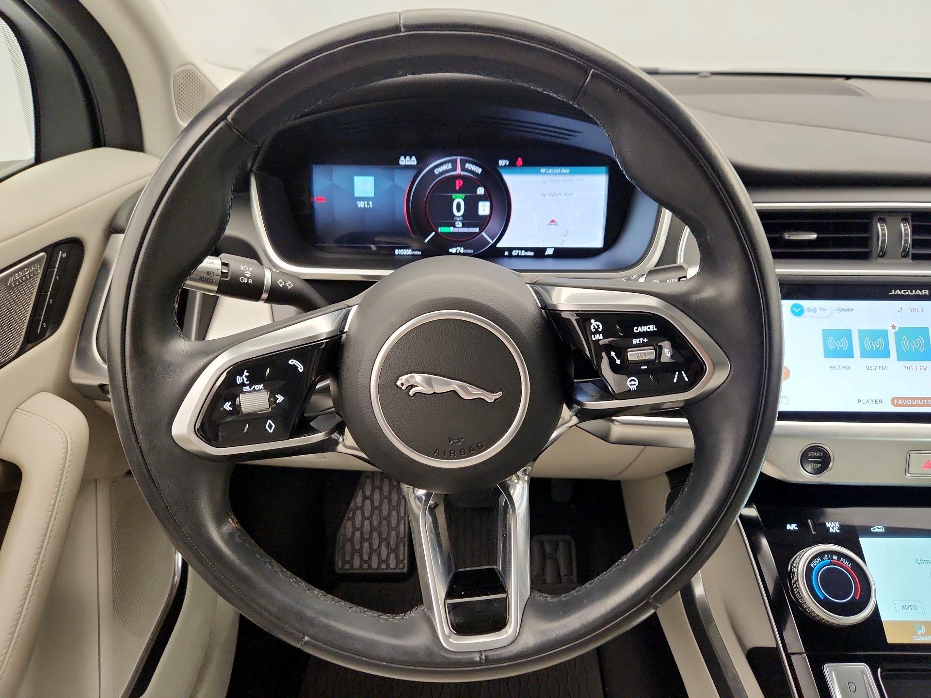 Thumbnail: 2022 Jaguar I-Pace - 10