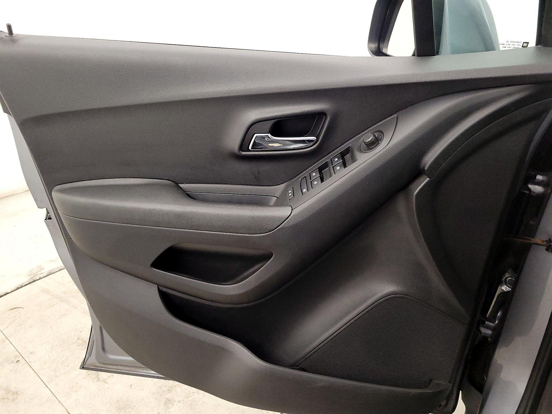 Thumbnail: 2020 Chevrolet Trax - 12