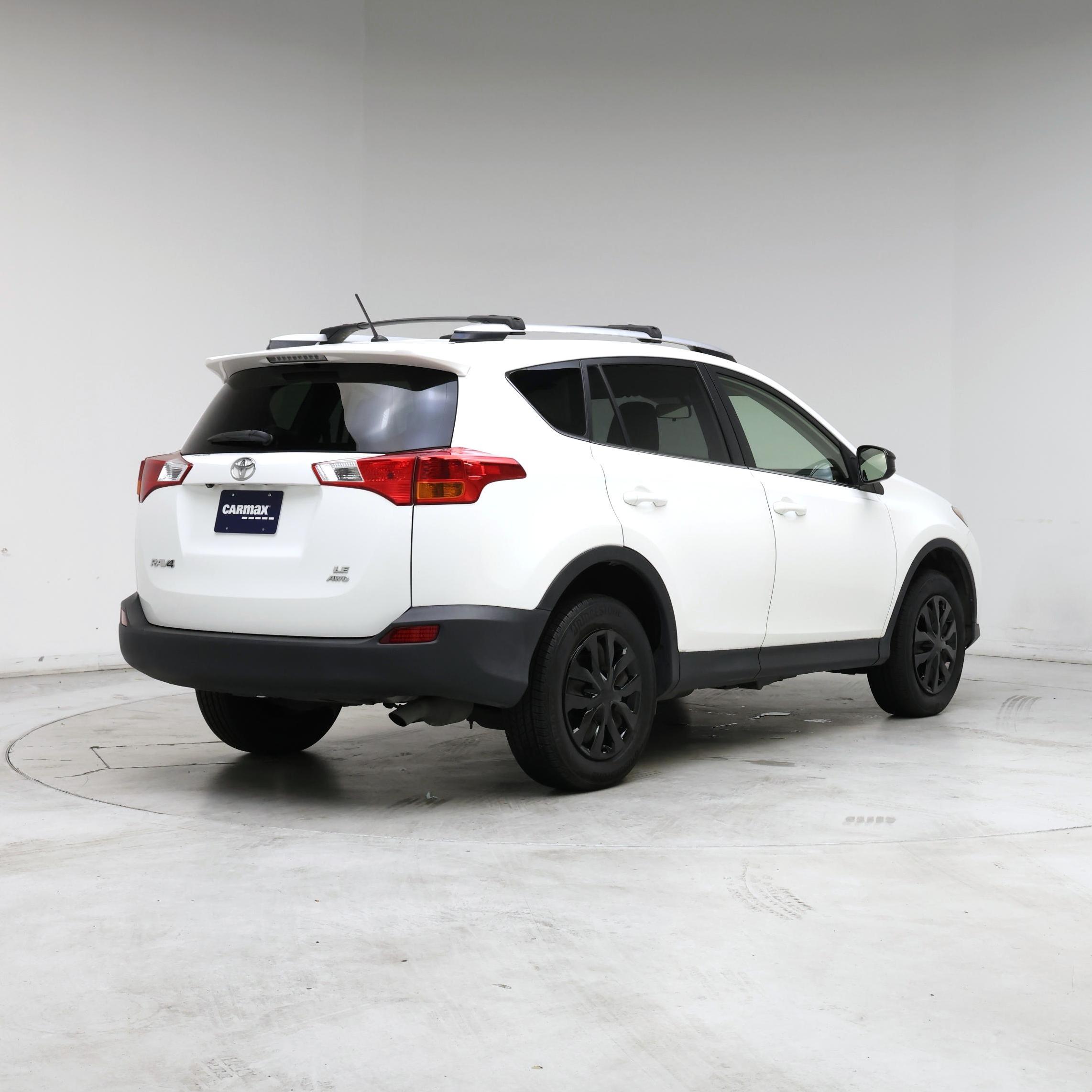 Thumbnail: 2015 Toyota RAV4 - 8