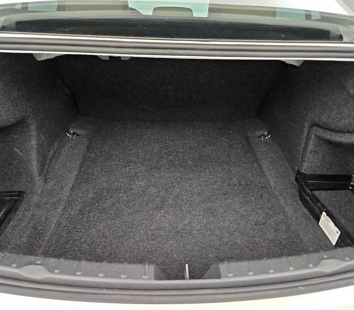 Trunk/Cargo (Seats Up)