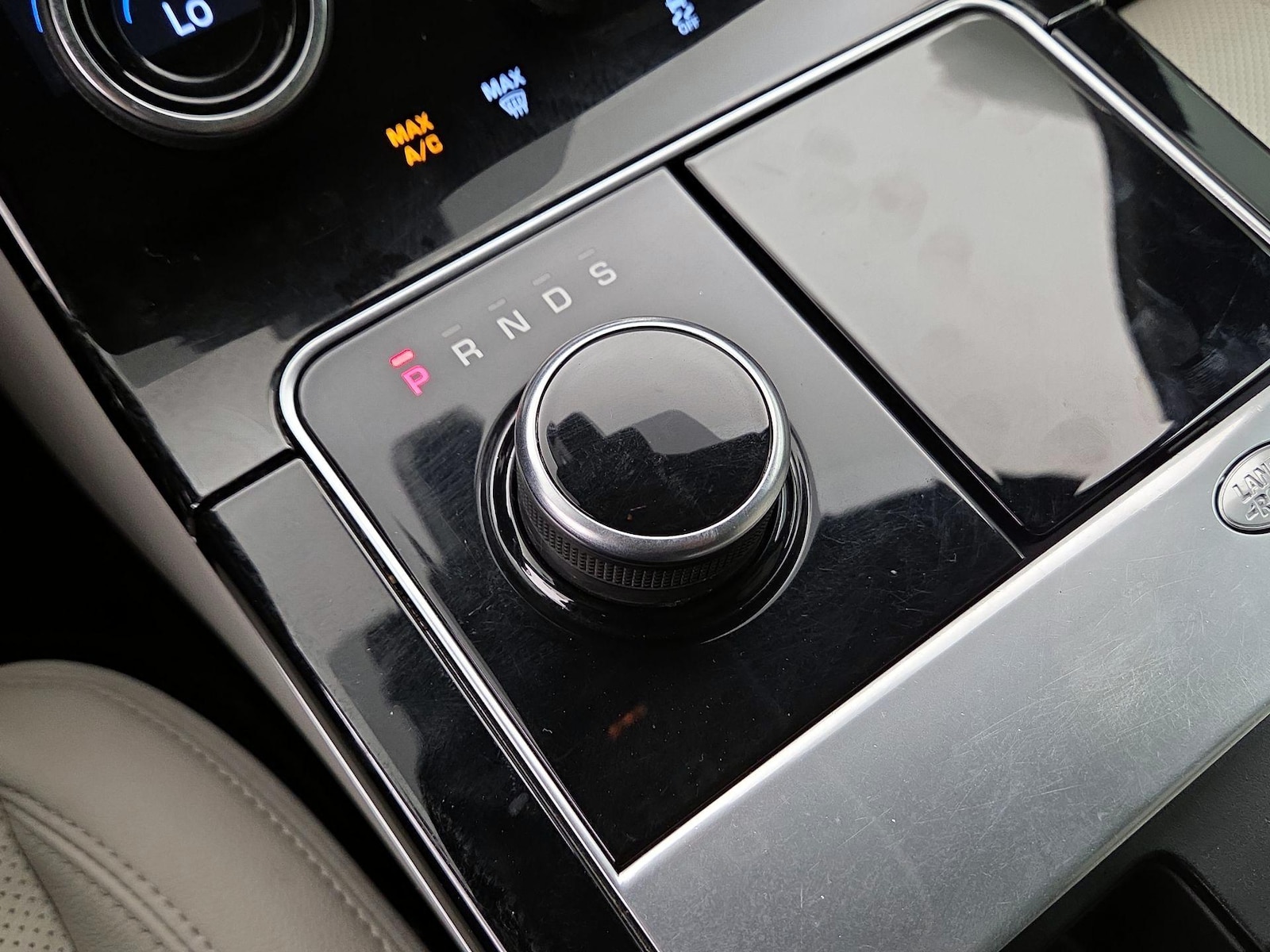 2019 Land Rover Range Rover Velar SE - Photo 18