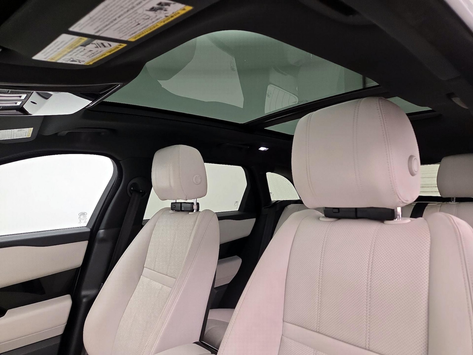 2019 Land Rover Range Rover Velar SE - Photo 19