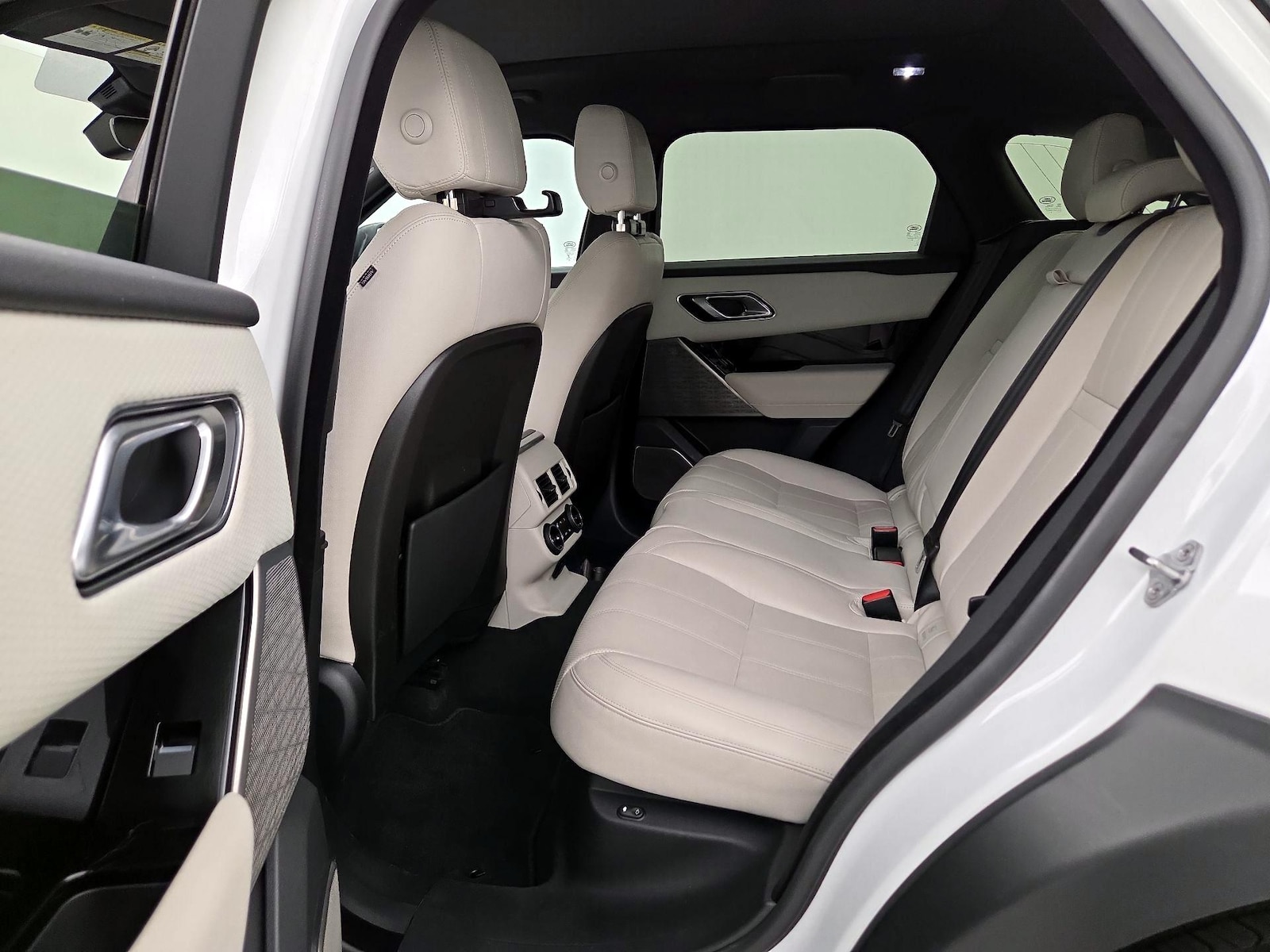 2019 Land Rover Range Rover Velar SE - Photo 20