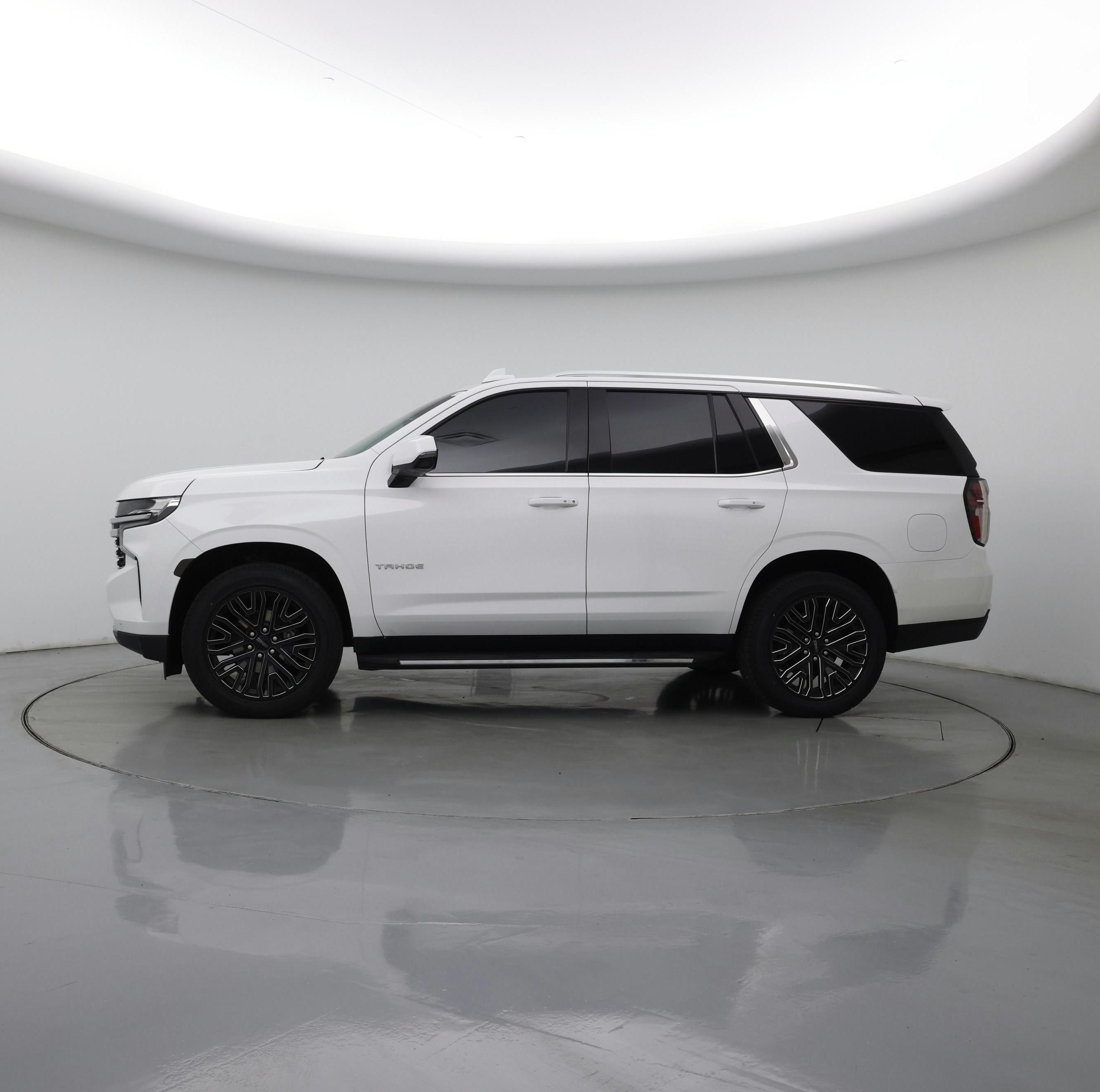 Thumbnail: 2022 Chevrolet Tahoe - 3