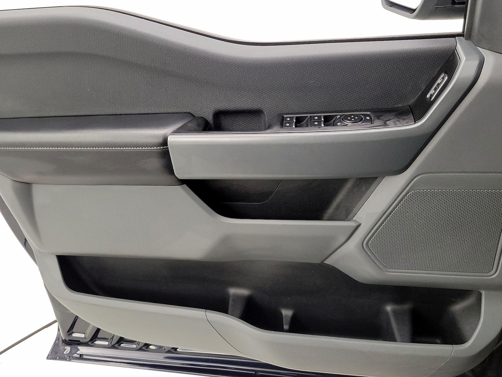 2023 Ford F-150 XLT - Photo 13