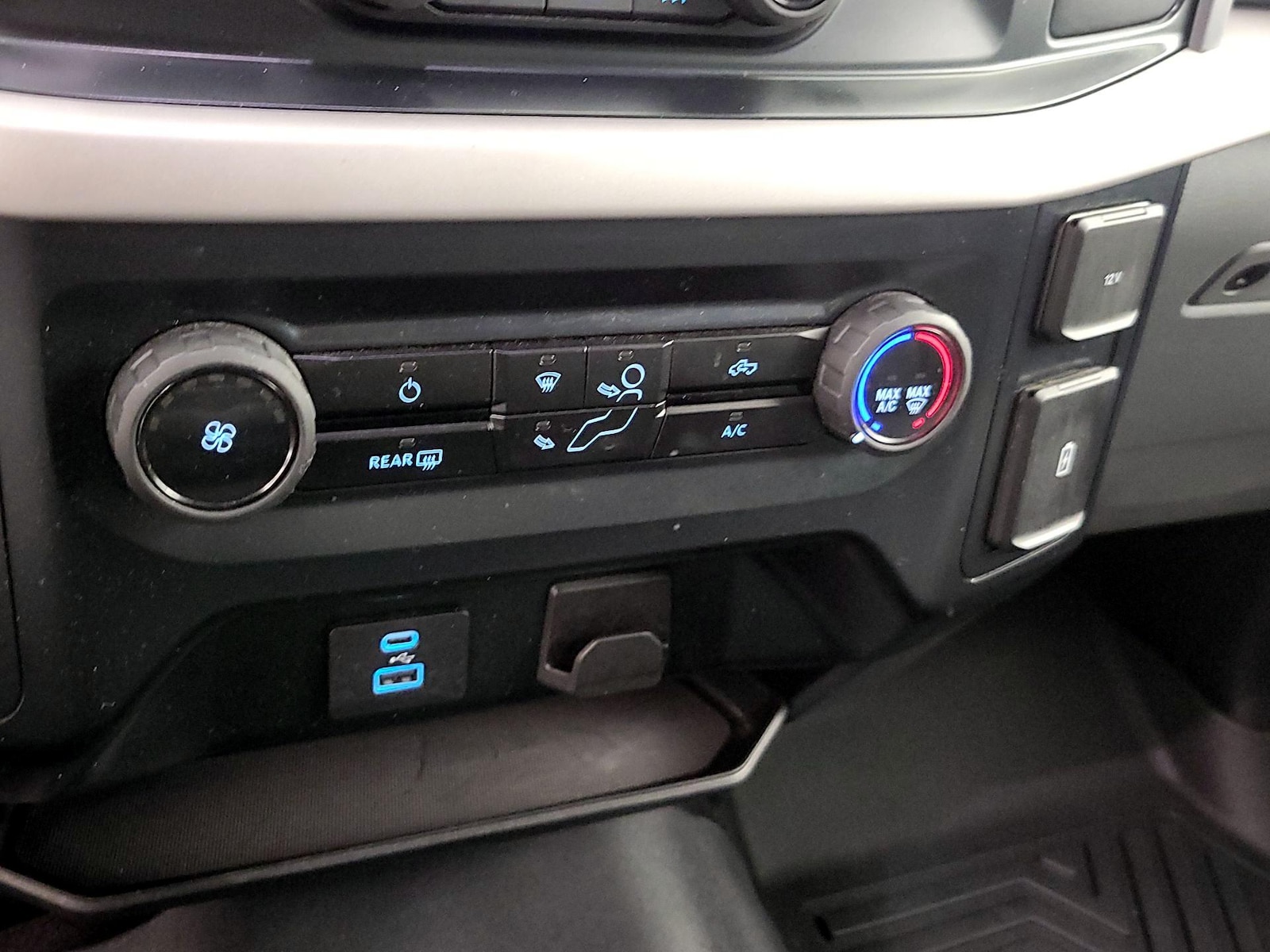 2023 Ford F-150 XLT - Photo 17