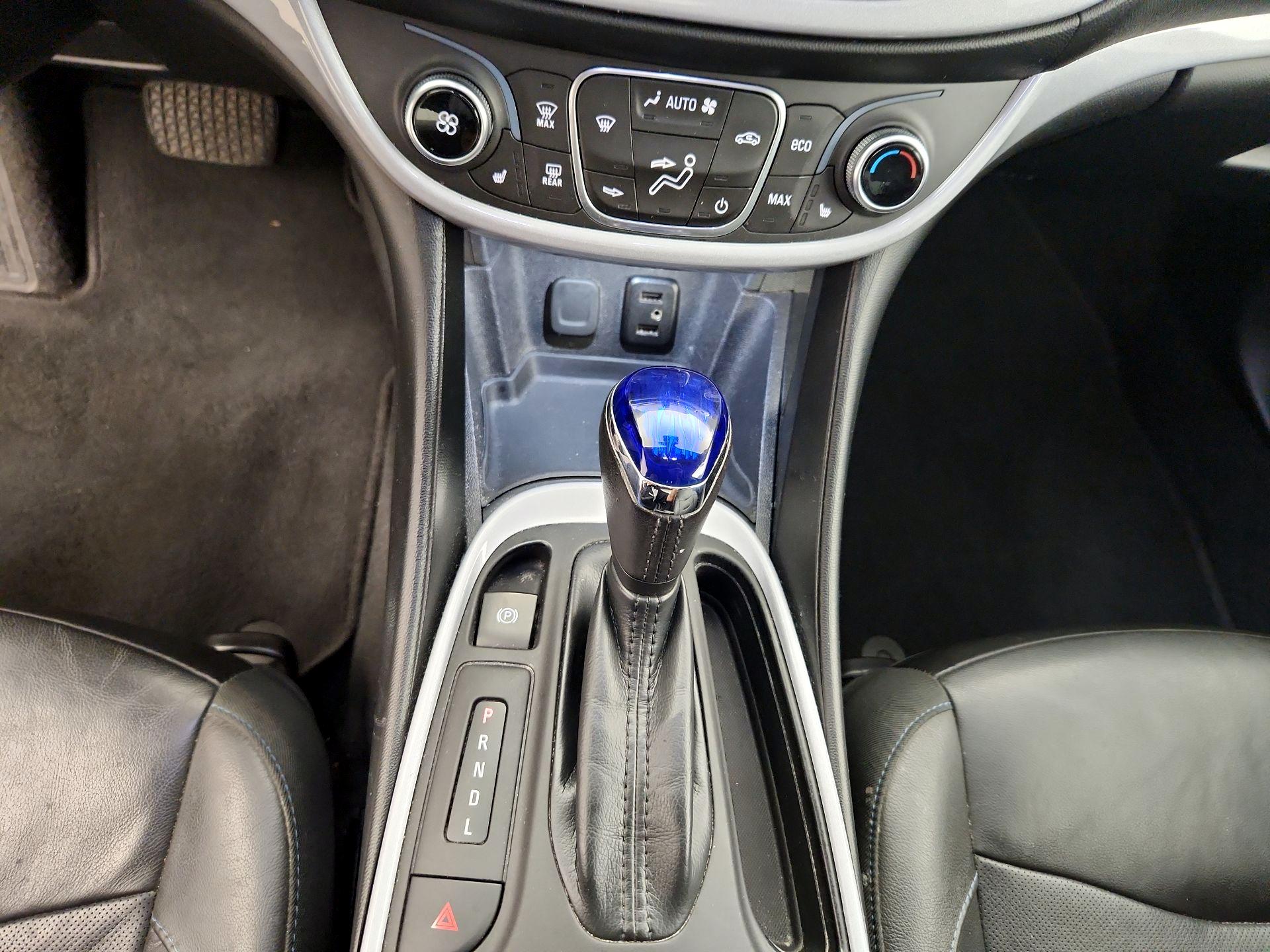 Thumbnail: 2018 Chevrolet Volt - 17
