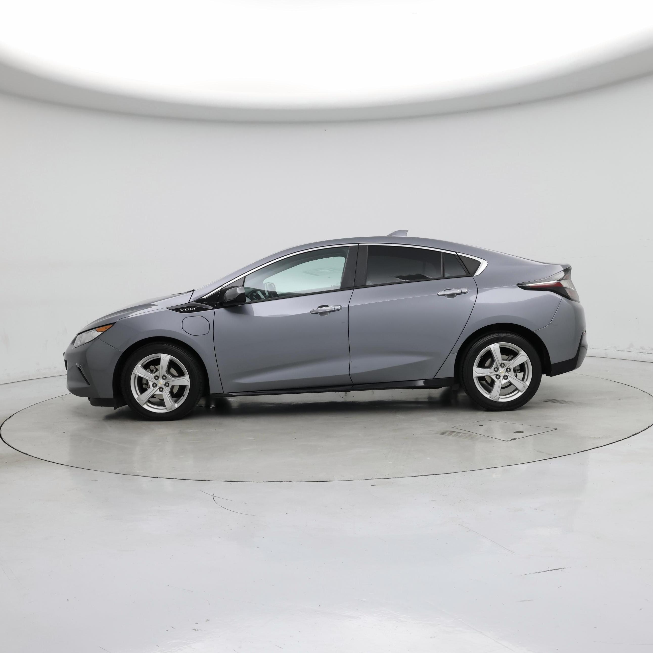 Thumbnail: 2018 Chevrolet Volt - 3