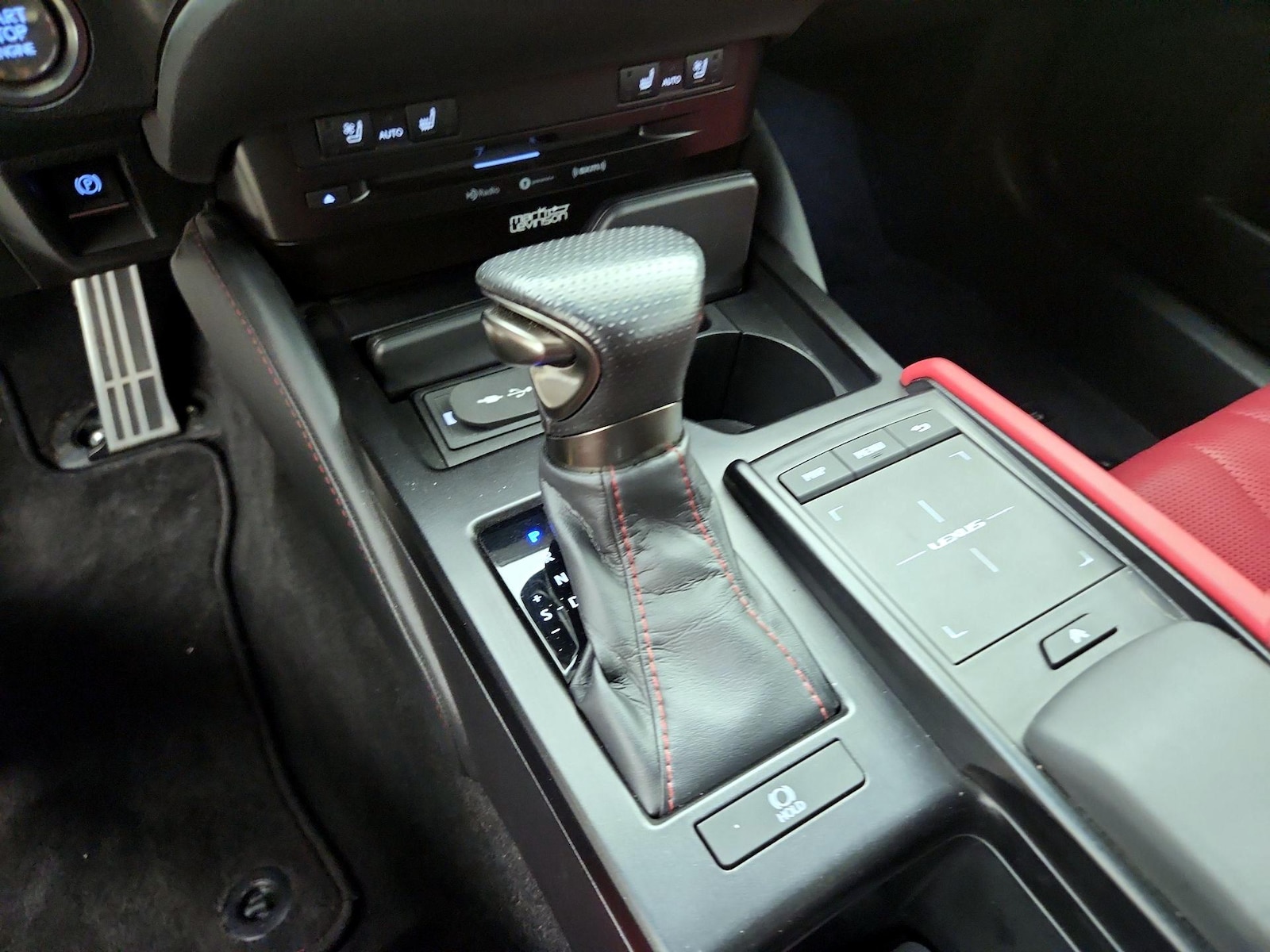 2019 Lexus ES F SPORT - Photo 18