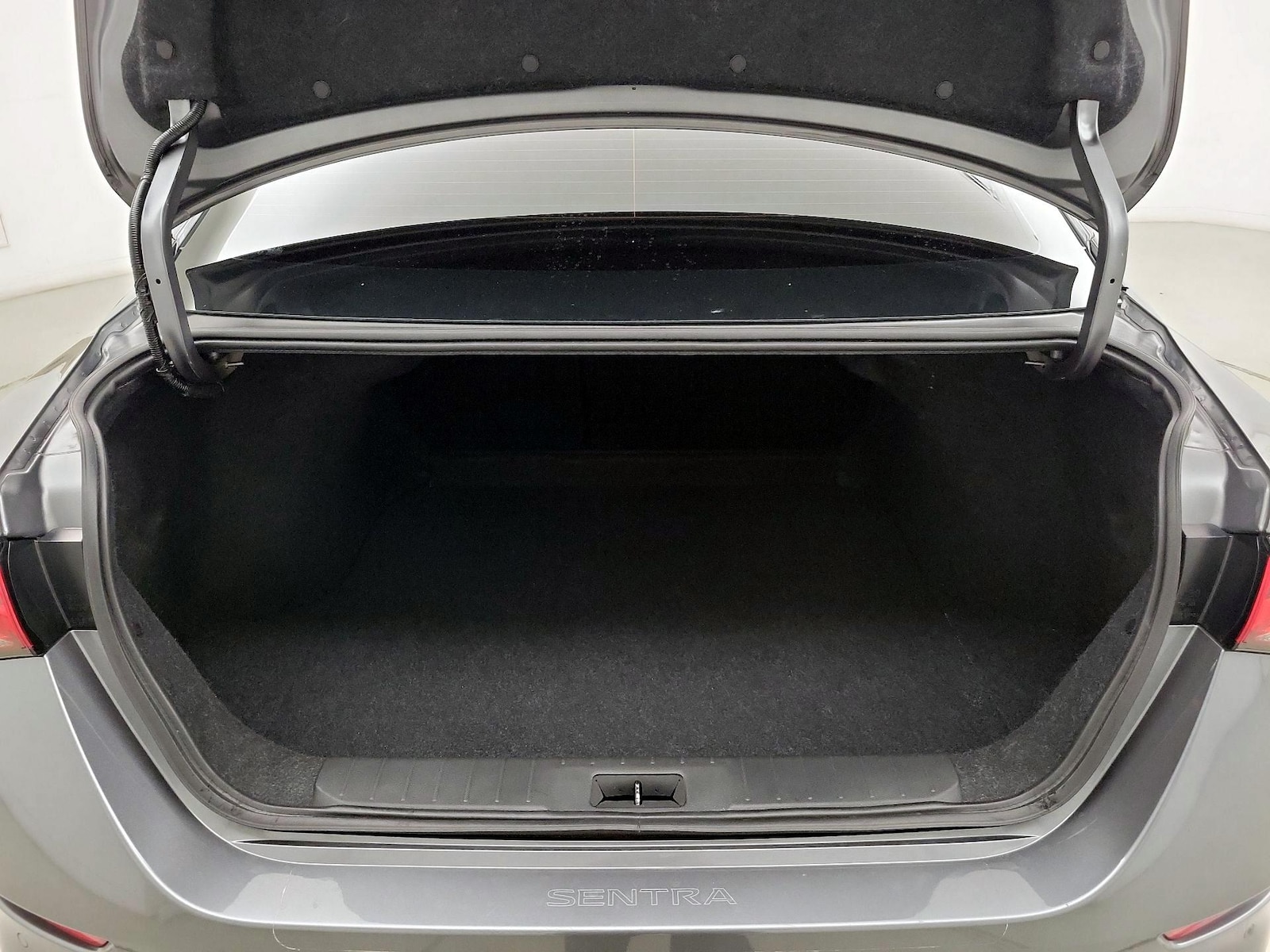 2022 Nissan Sentra SV - Photo 21