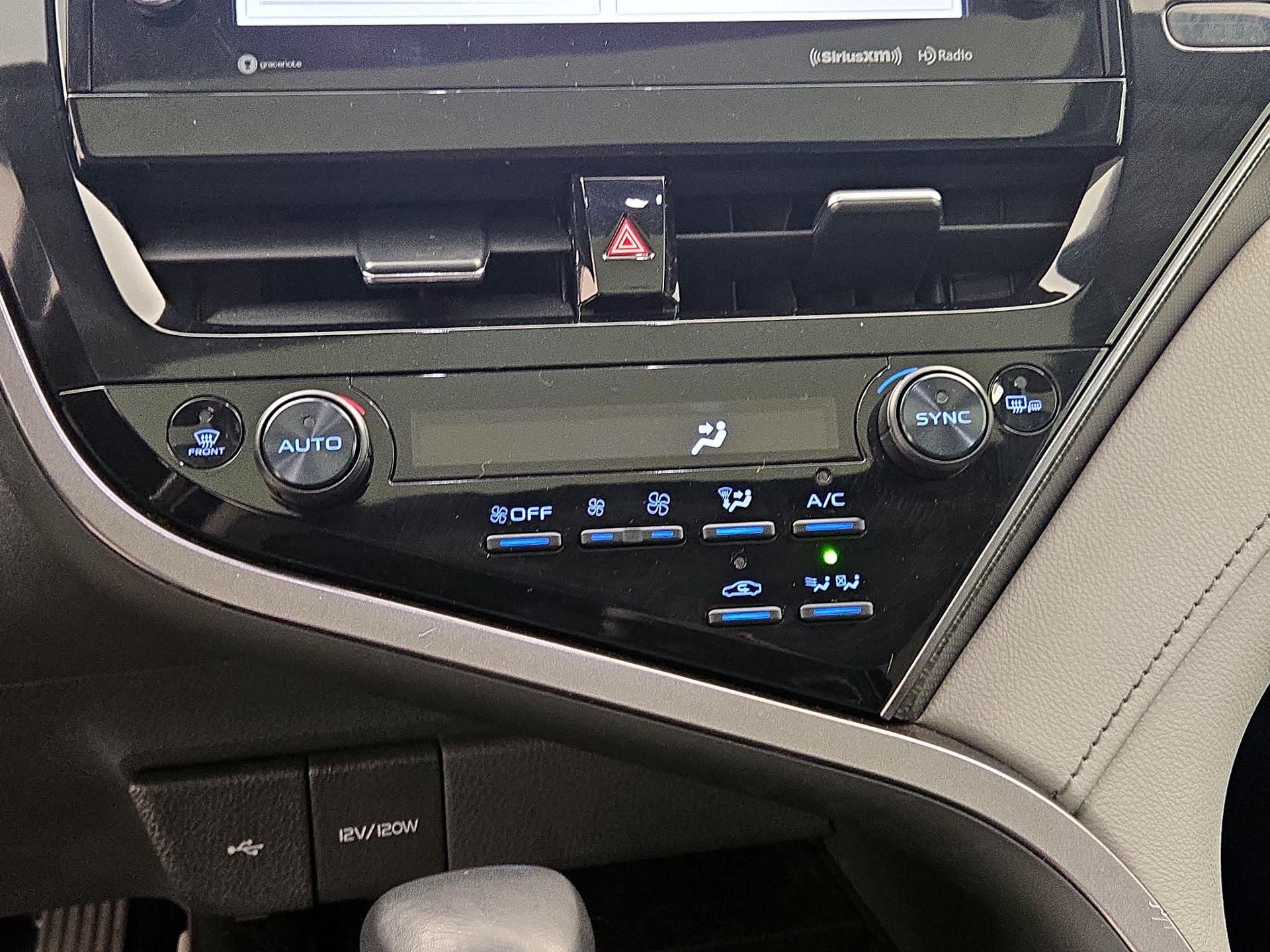 Thumbnail: 2022 Toyota Camry - 16