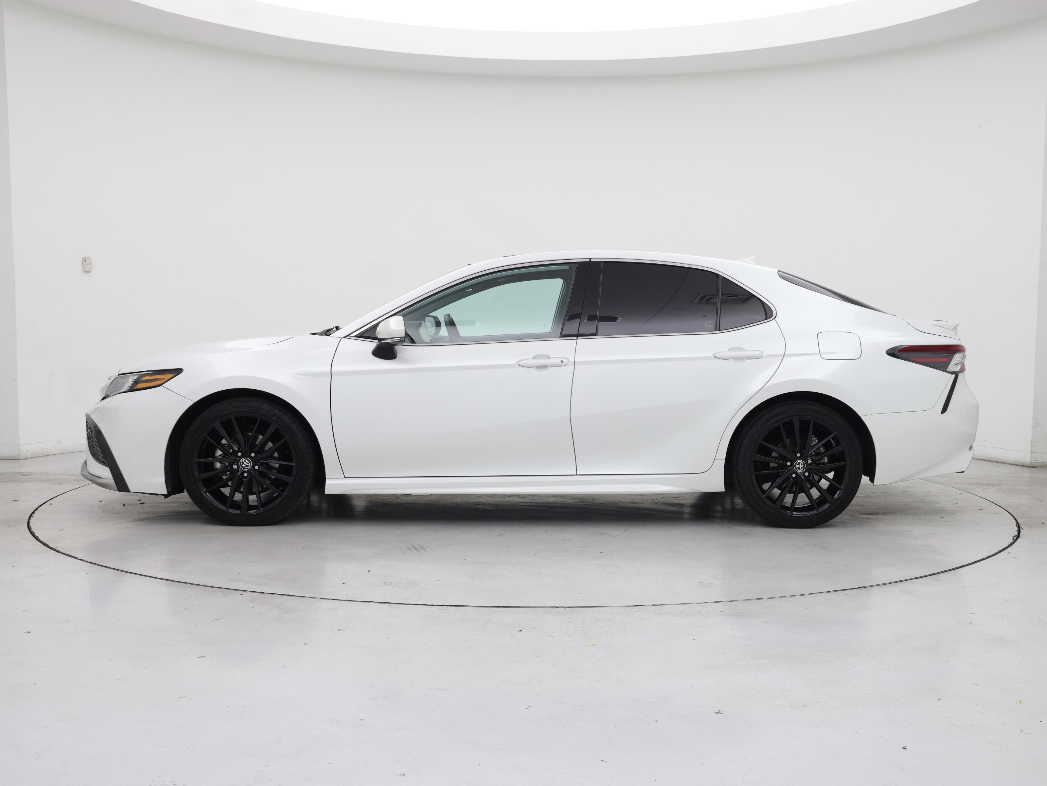 Thumbnail: 2022 Toyota Camry - 3