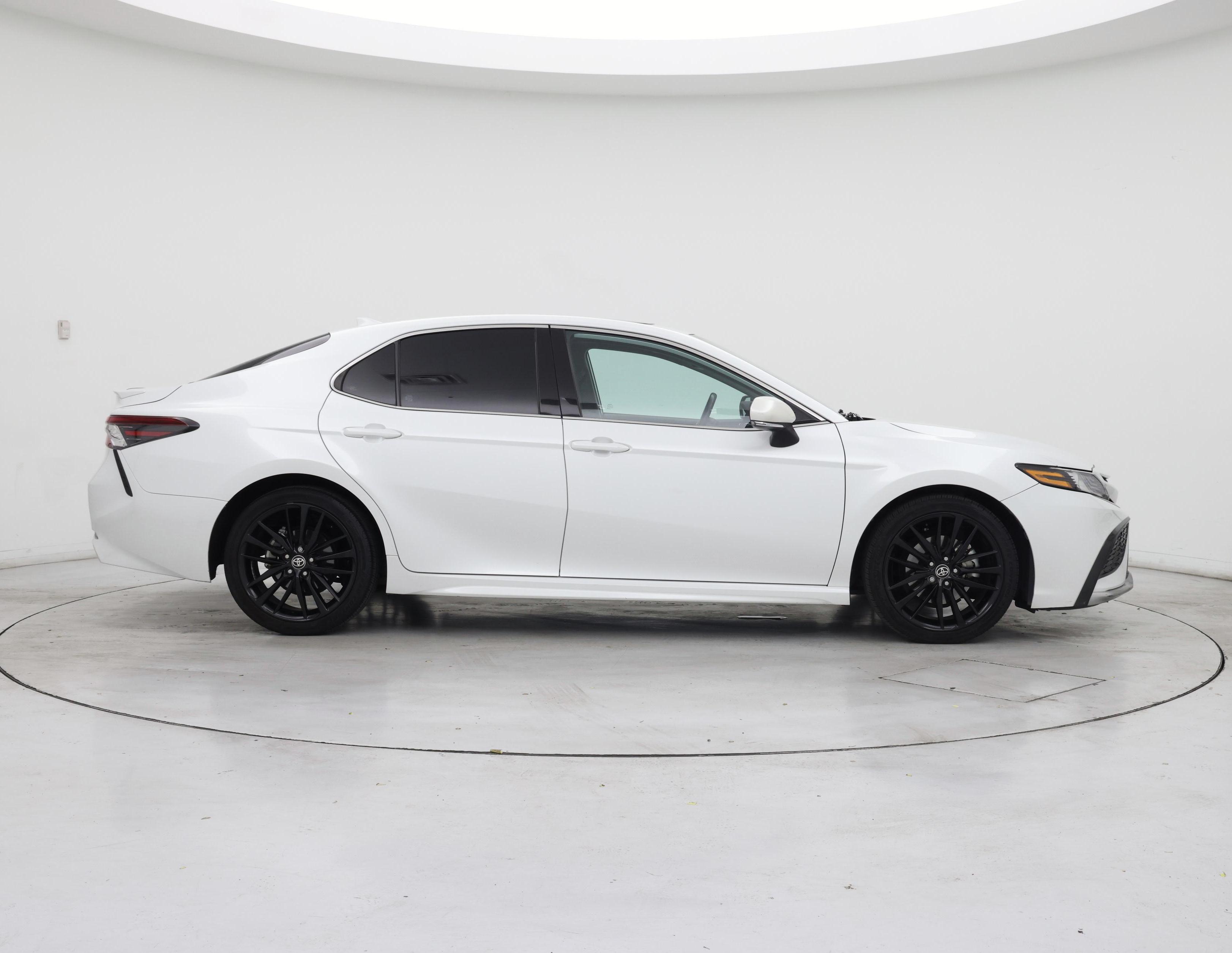 Thumbnail: 2022 Toyota Camry - 7