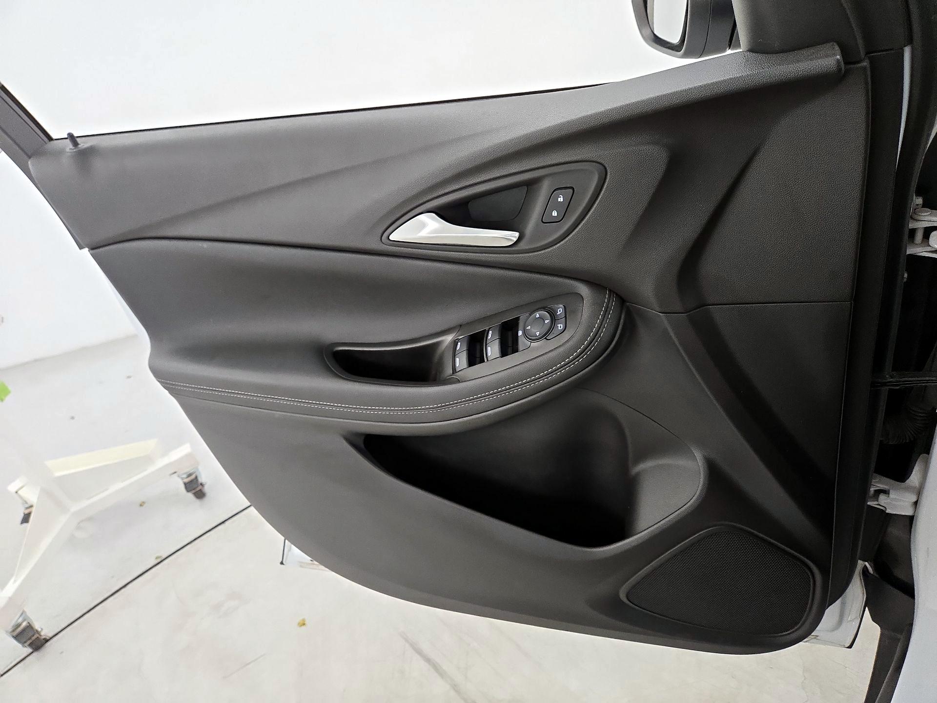 Thumbnail: 2022 Buick Encore GX - 12