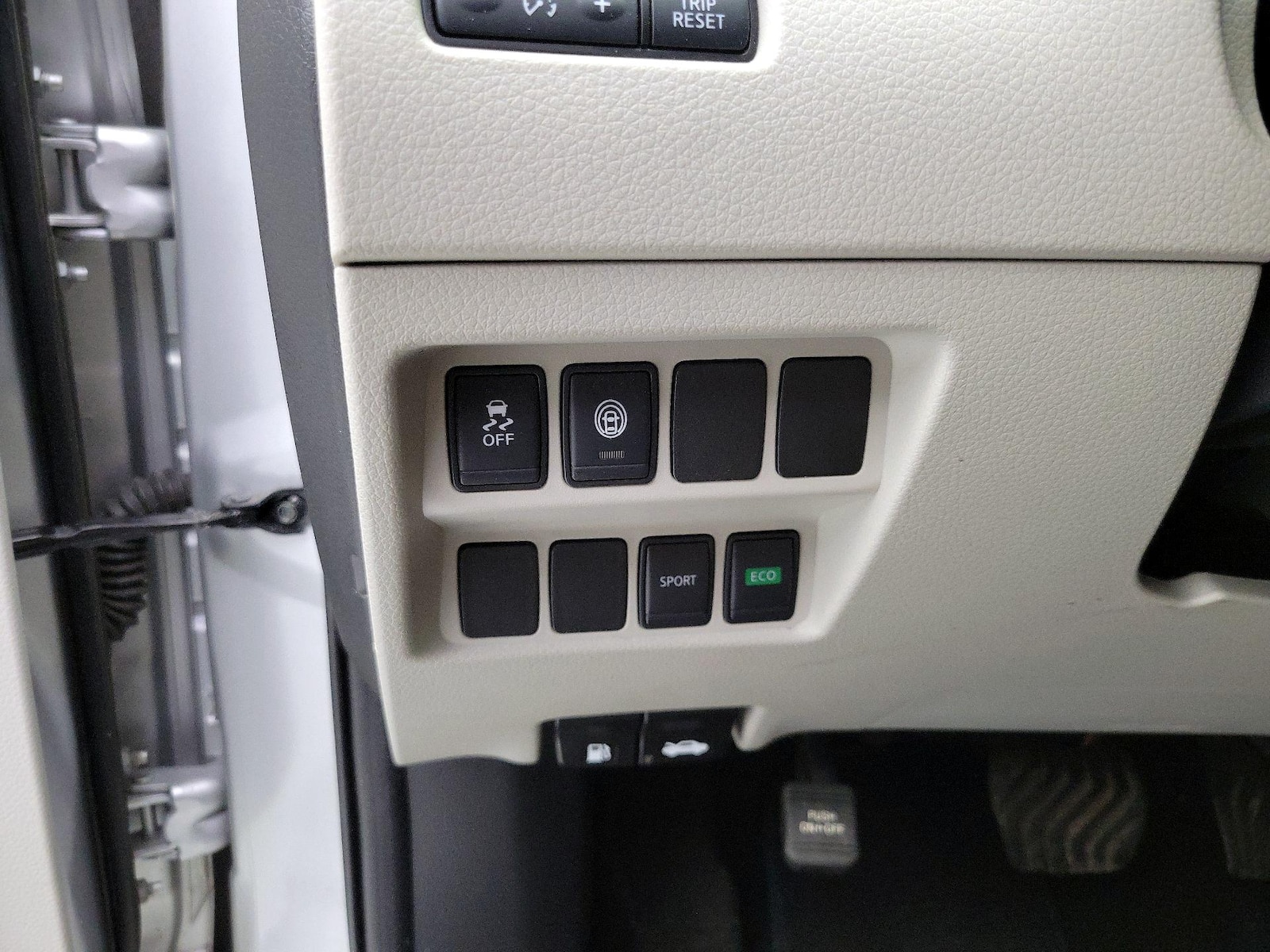 2020 Nissan Rogue Sport SV - Photo 14