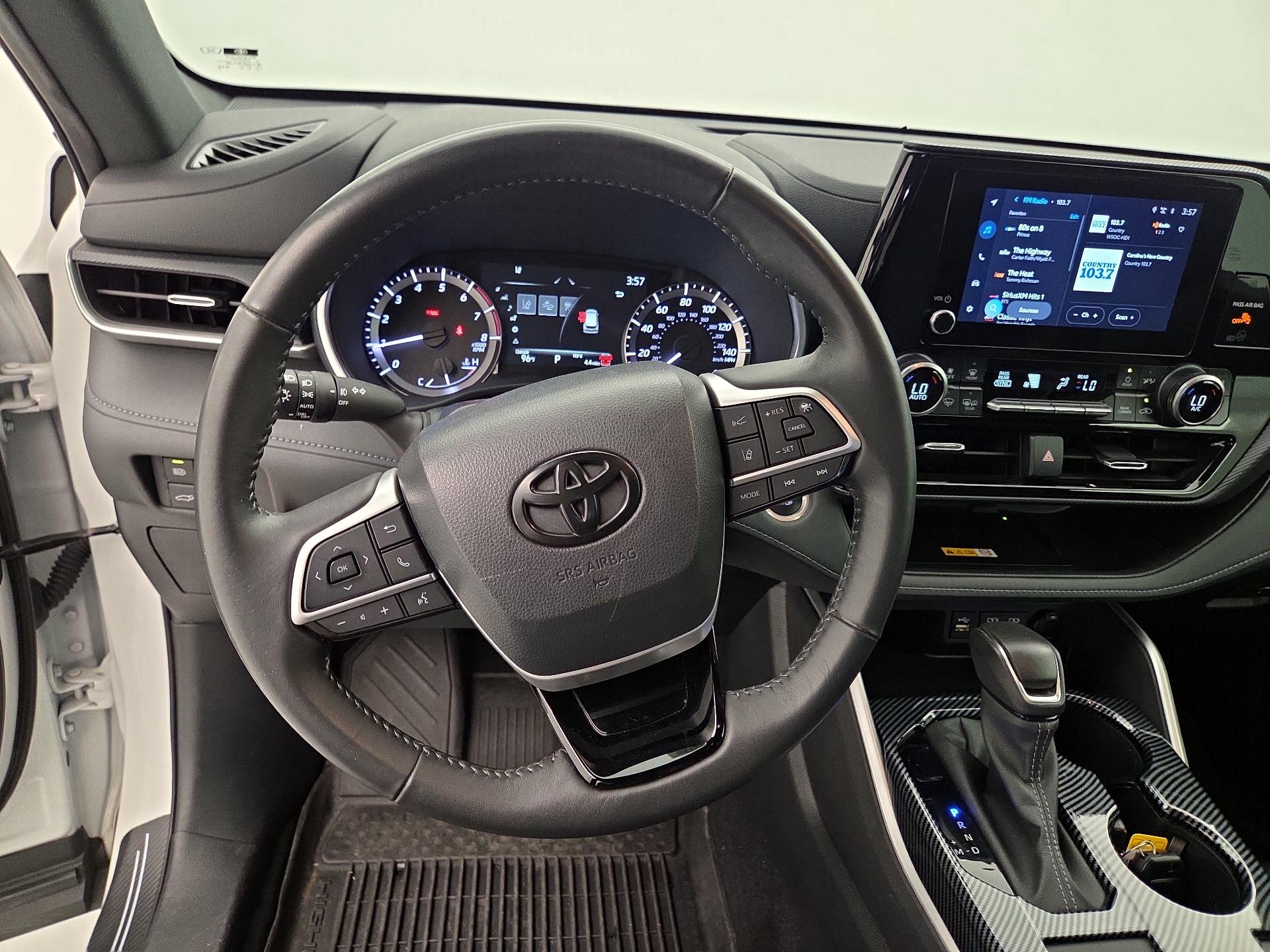 Thumbnail: 2024 Toyota Highlander - 10