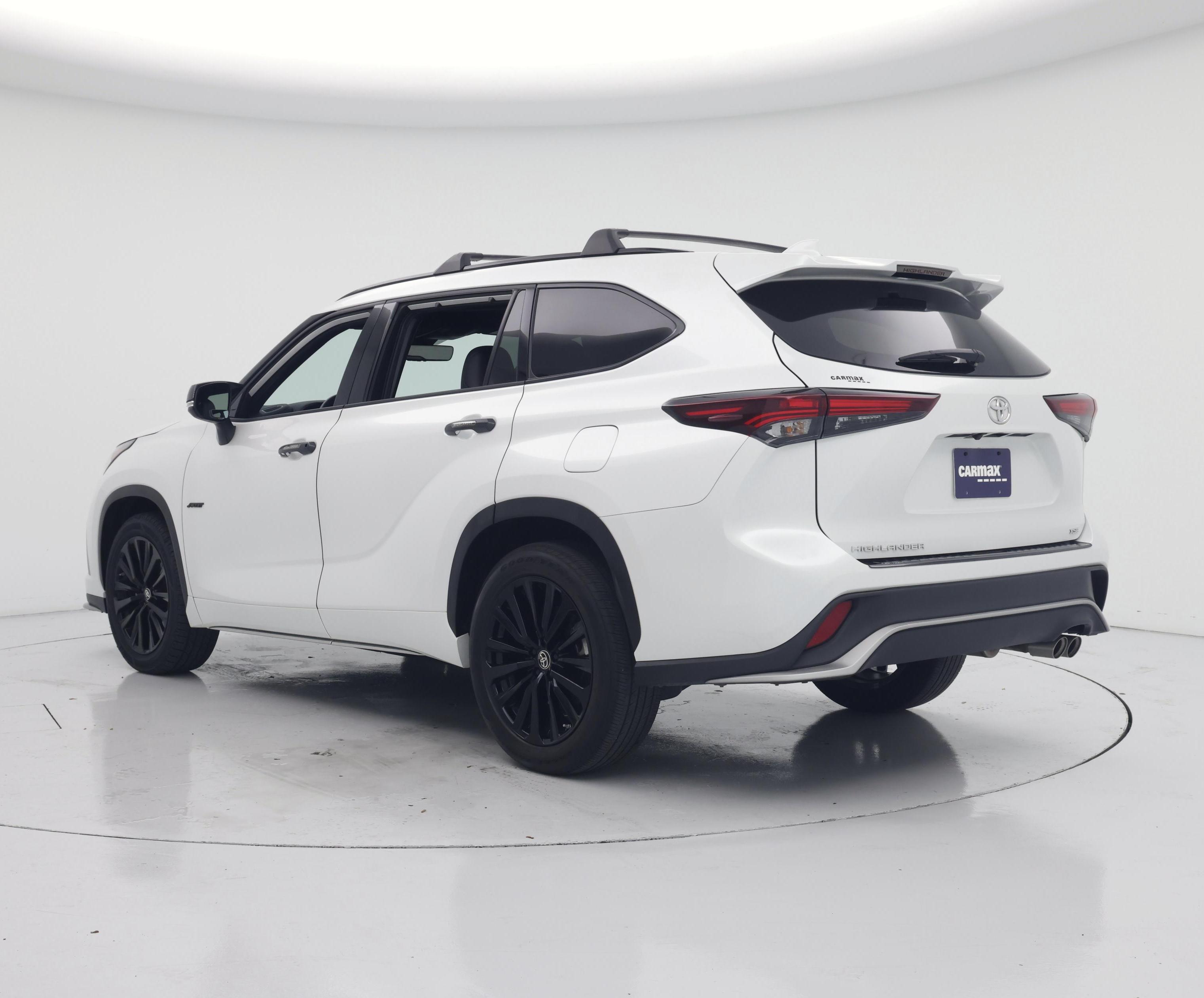 Thumbnail: 2024 Toyota Highlander - 2