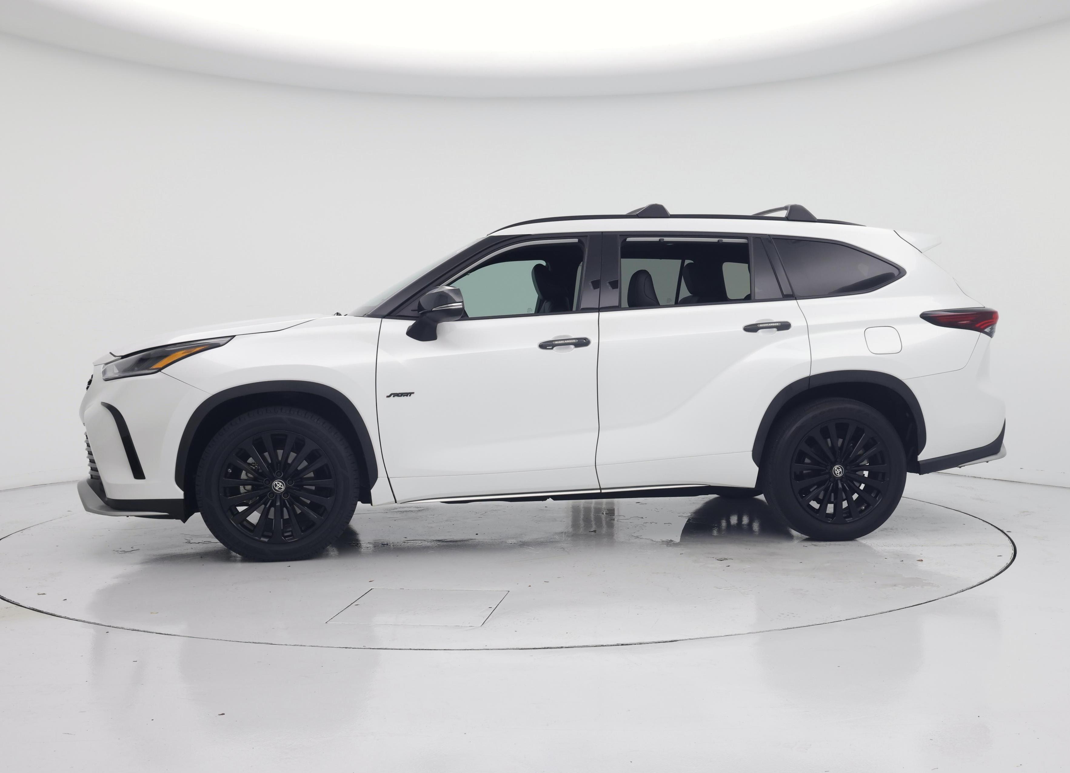 Thumbnail: 2024 Toyota Highlander - 3