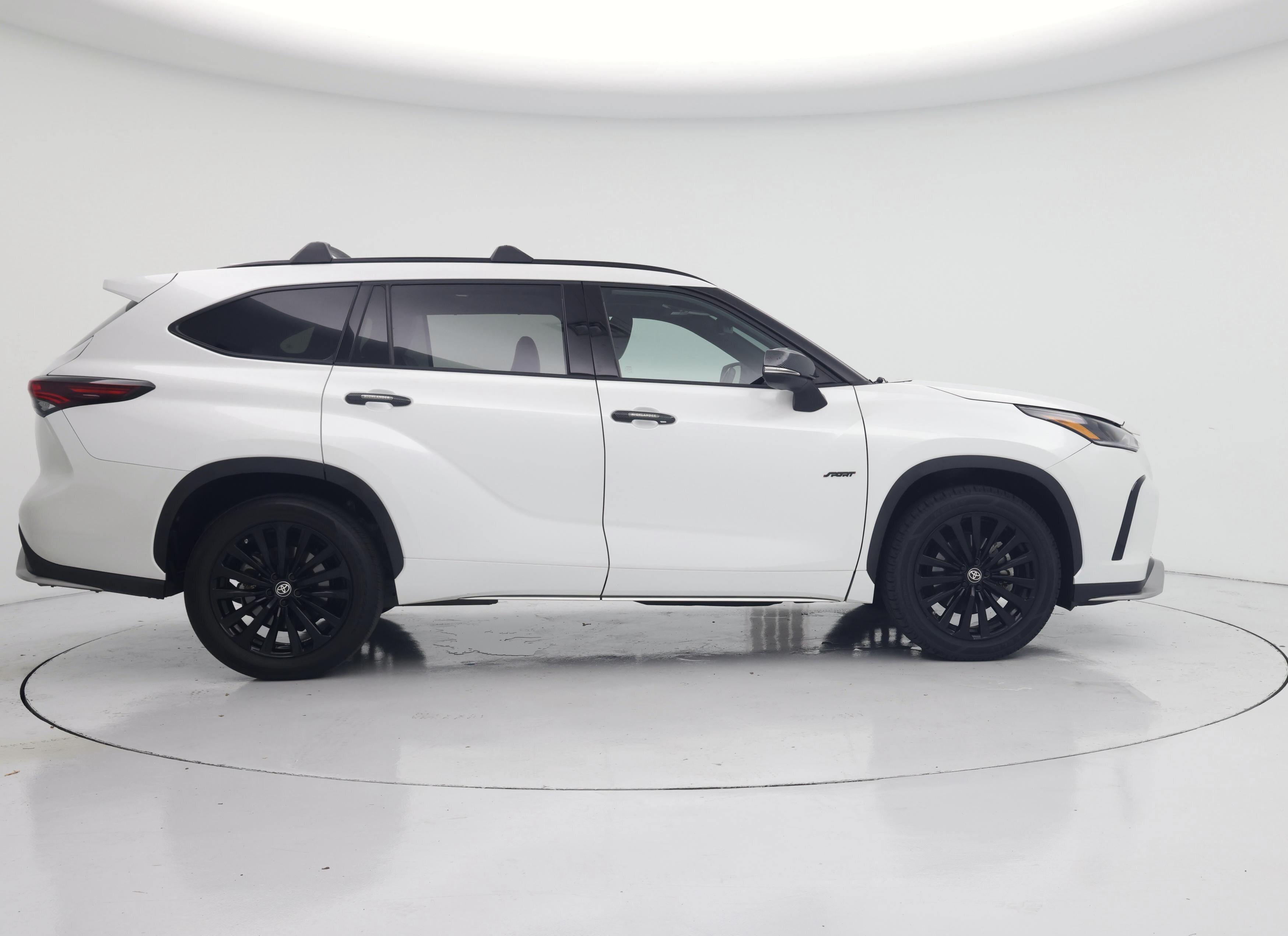 Thumbnail: 2024 Toyota Highlander - 7