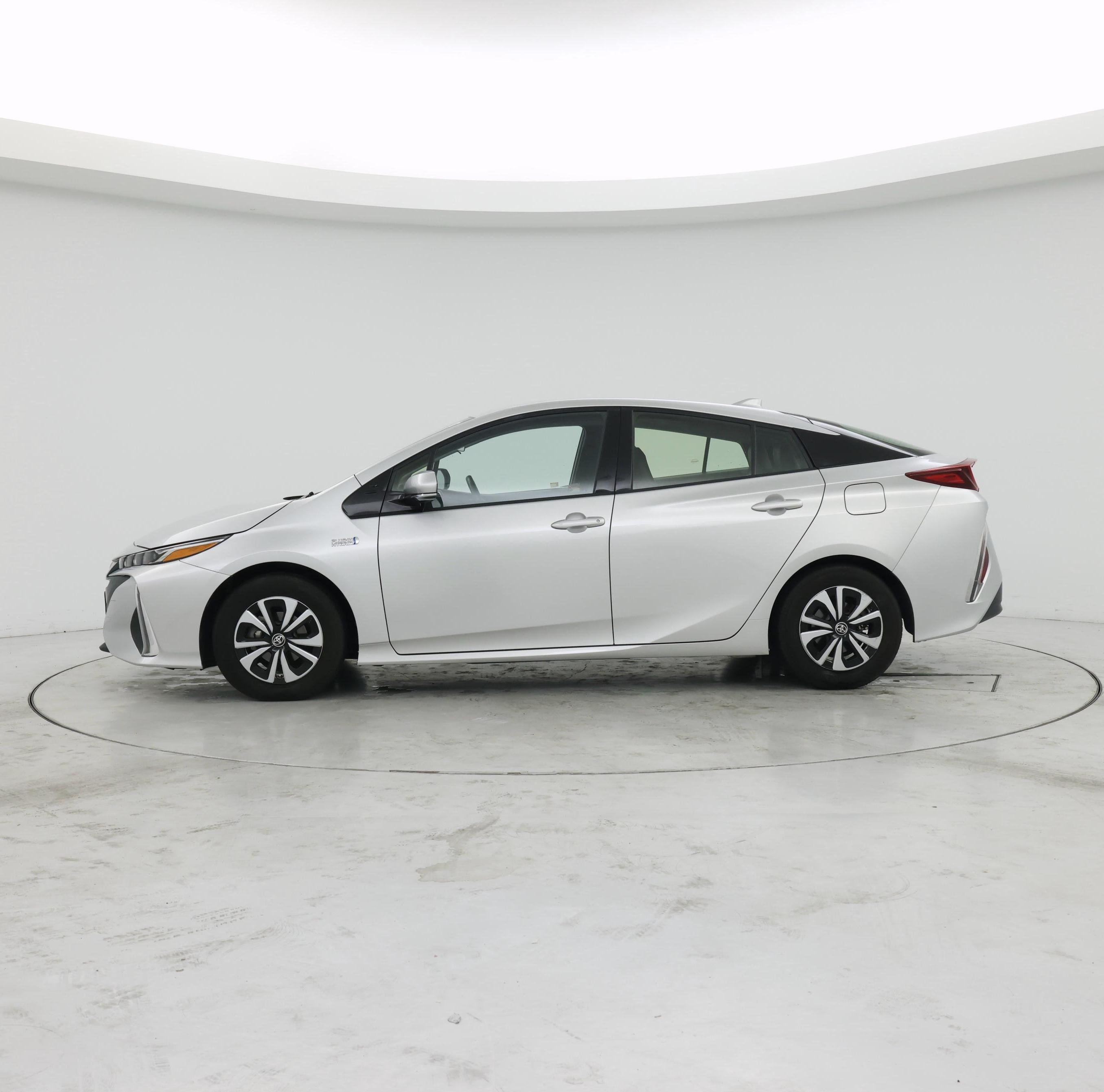 Thumbnail: 2018 Toyota Prius Prime - 3