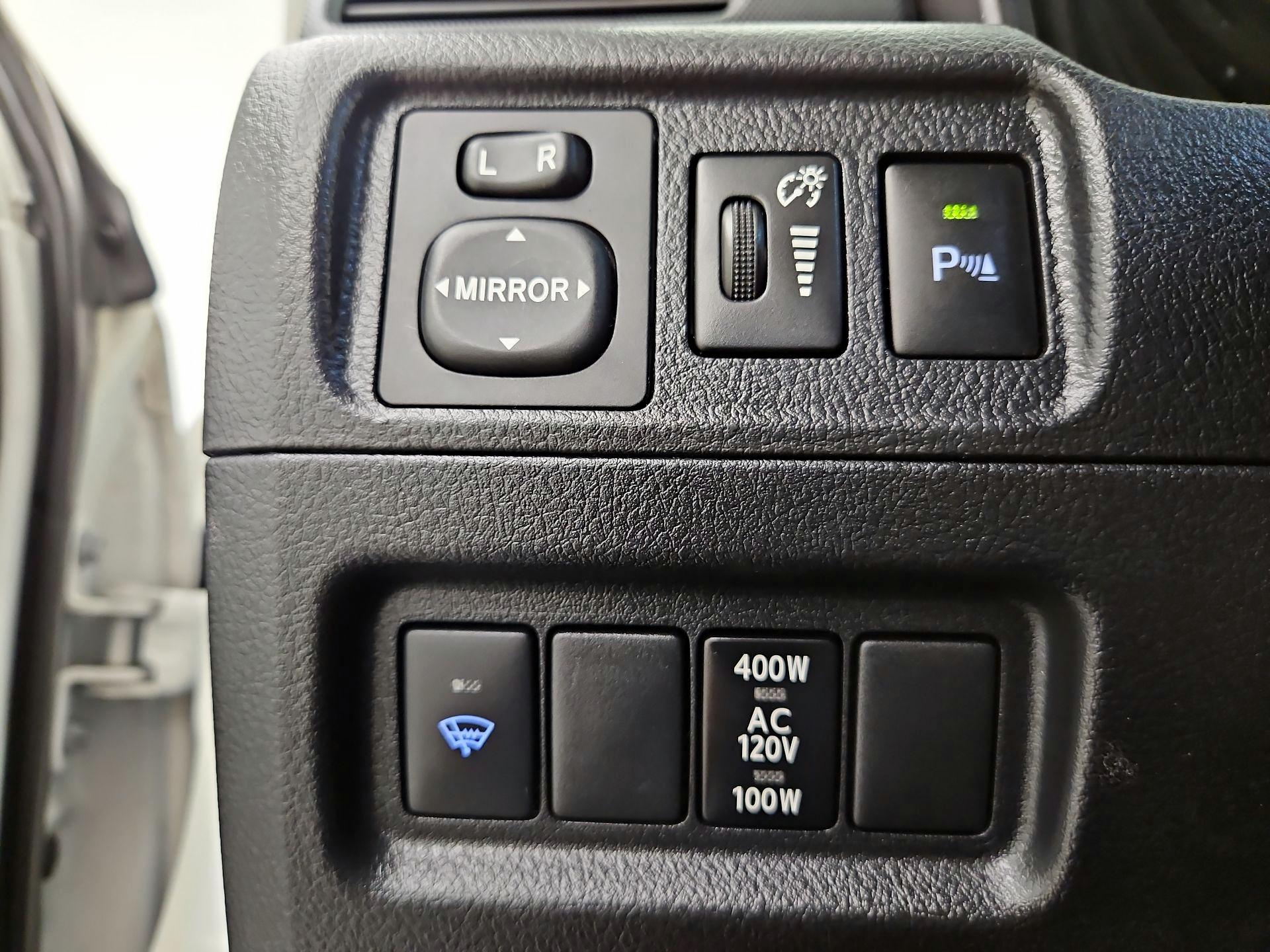 Thumbnail: 2015 Toyota 4Runner - 13