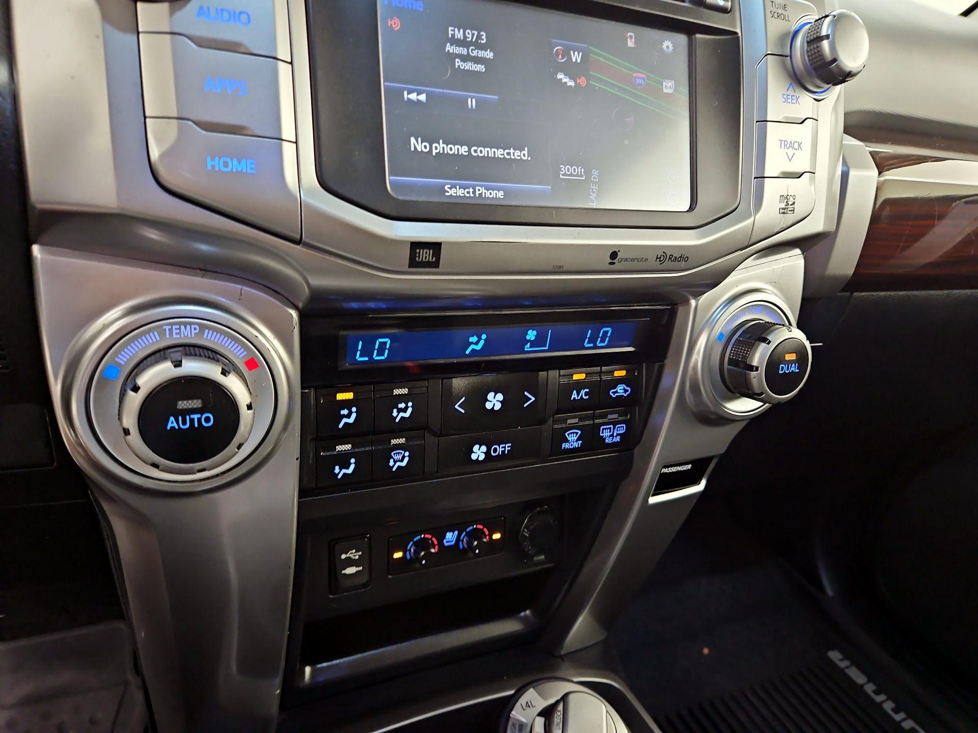 Thumbnail: 2015 Toyota 4Runner - 17