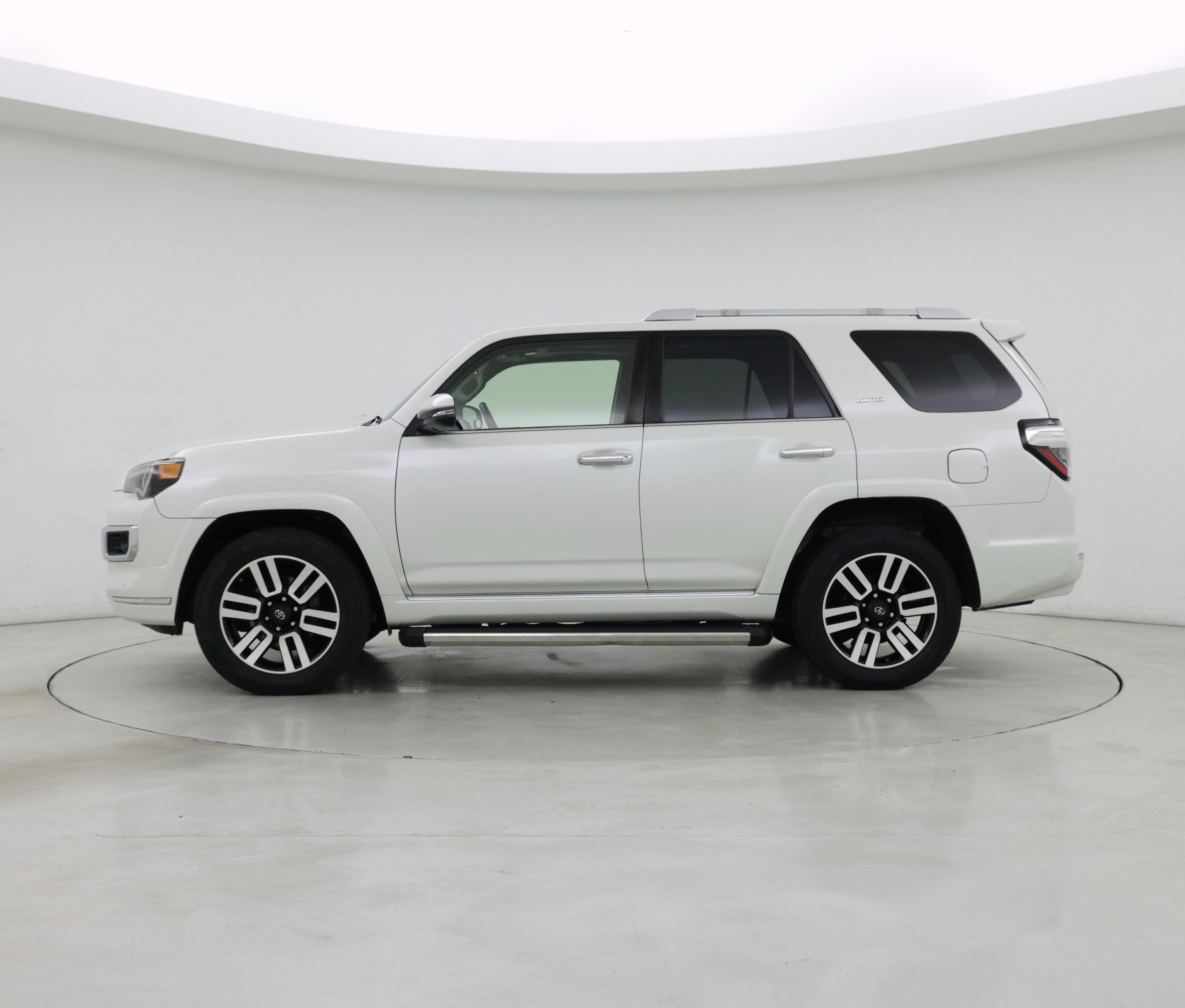 Thumbnail: 2015 Toyota 4Runner - 3