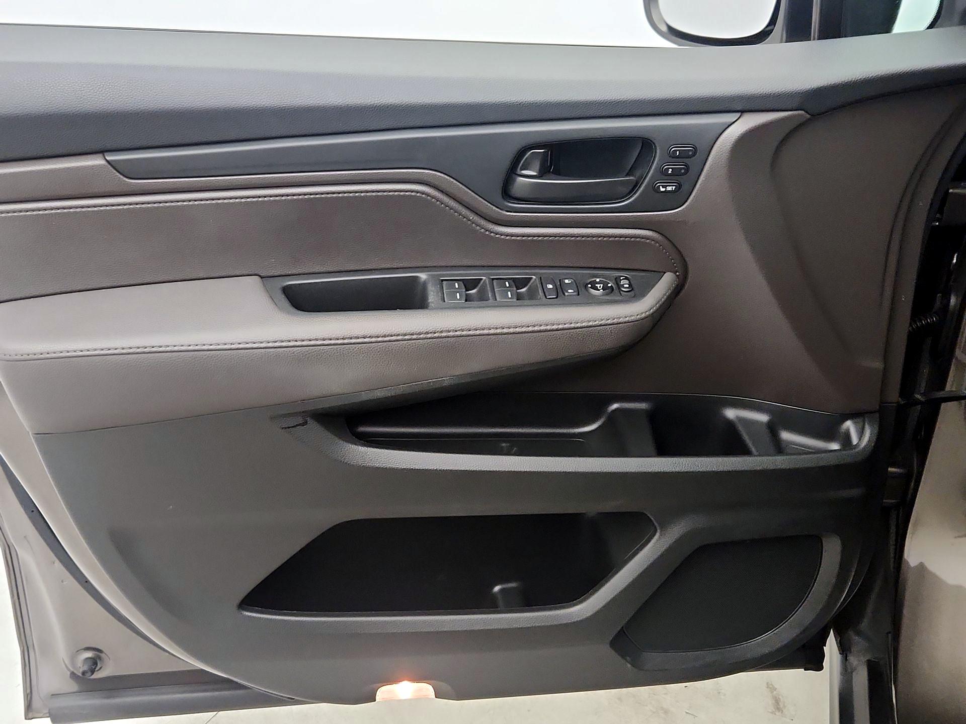 Thumbnail: 2019 Honda Odyssey - 12