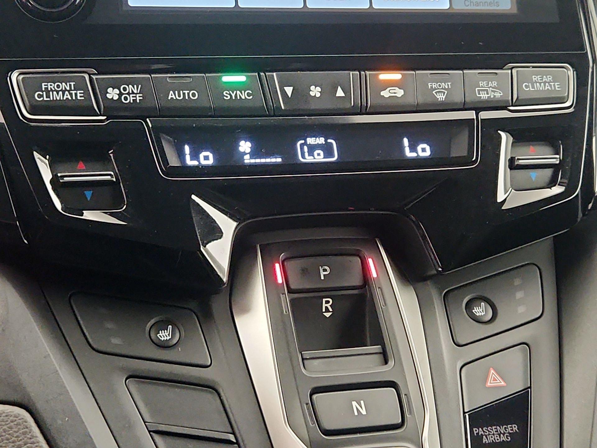 Thumbnail: 2019 Honda Odyssey - 16