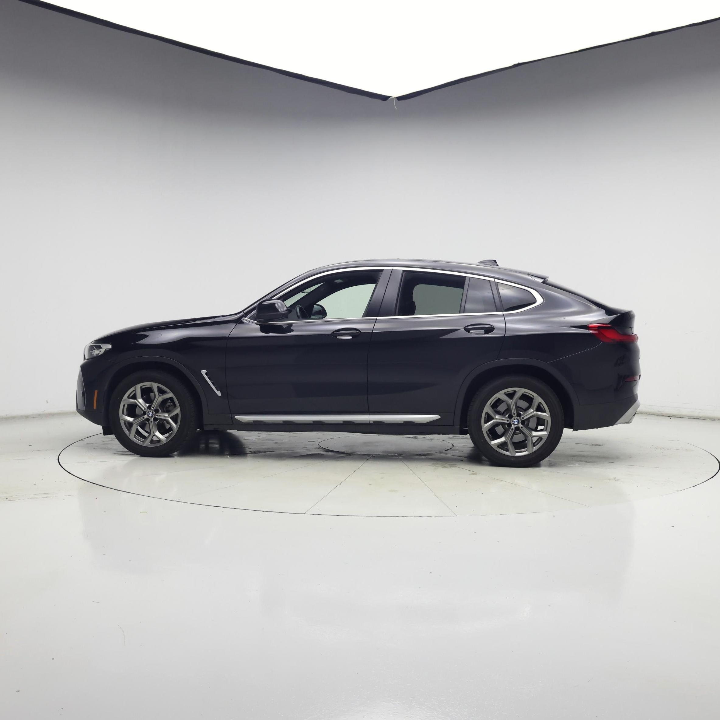 Thumbnail: 2022 BMW X4 - 3