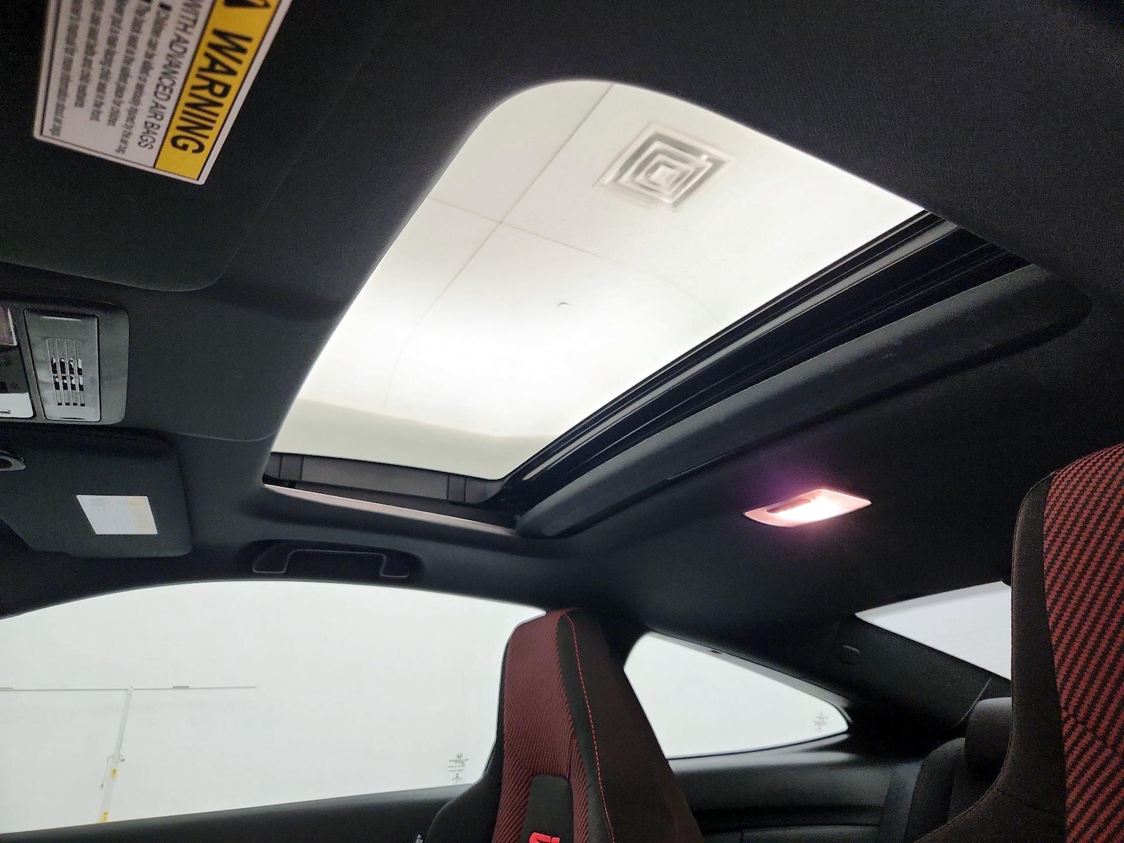 Sunroof(s) & Overhead Airbags