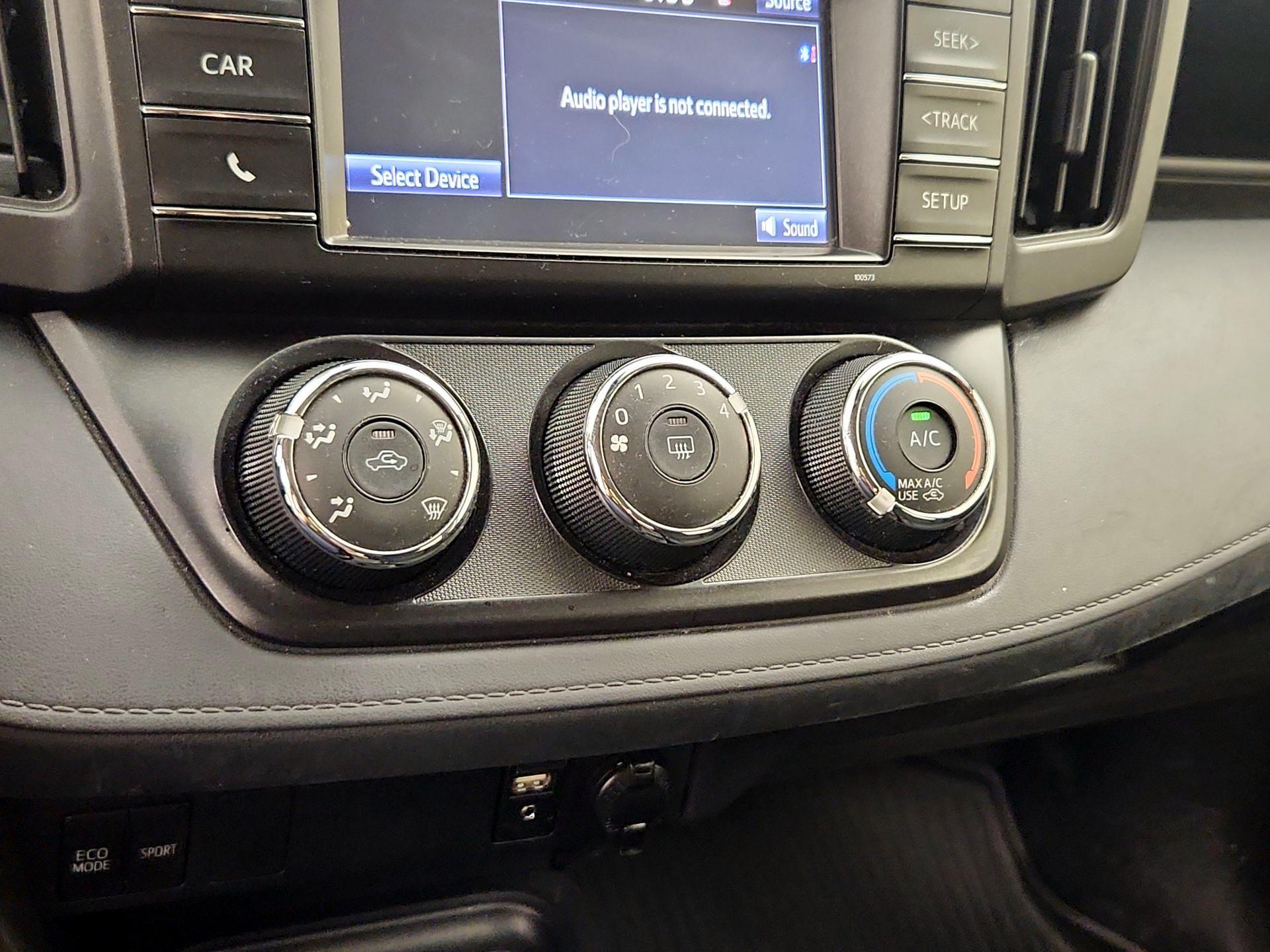 Thumbnail: 2018 Toyota RAV4 - 16
