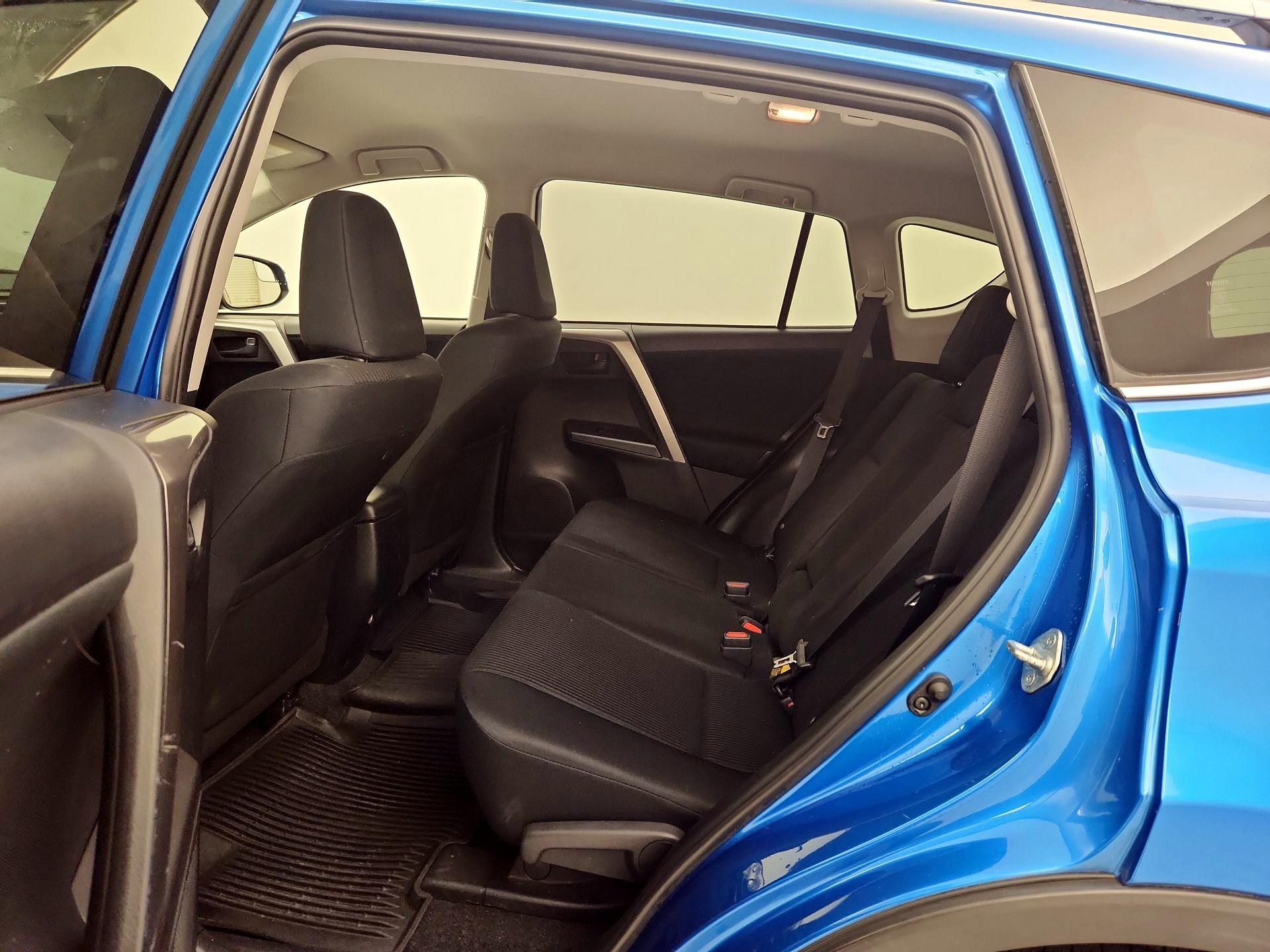 Thumbnail: 2018 Toyota RAV4 - 19