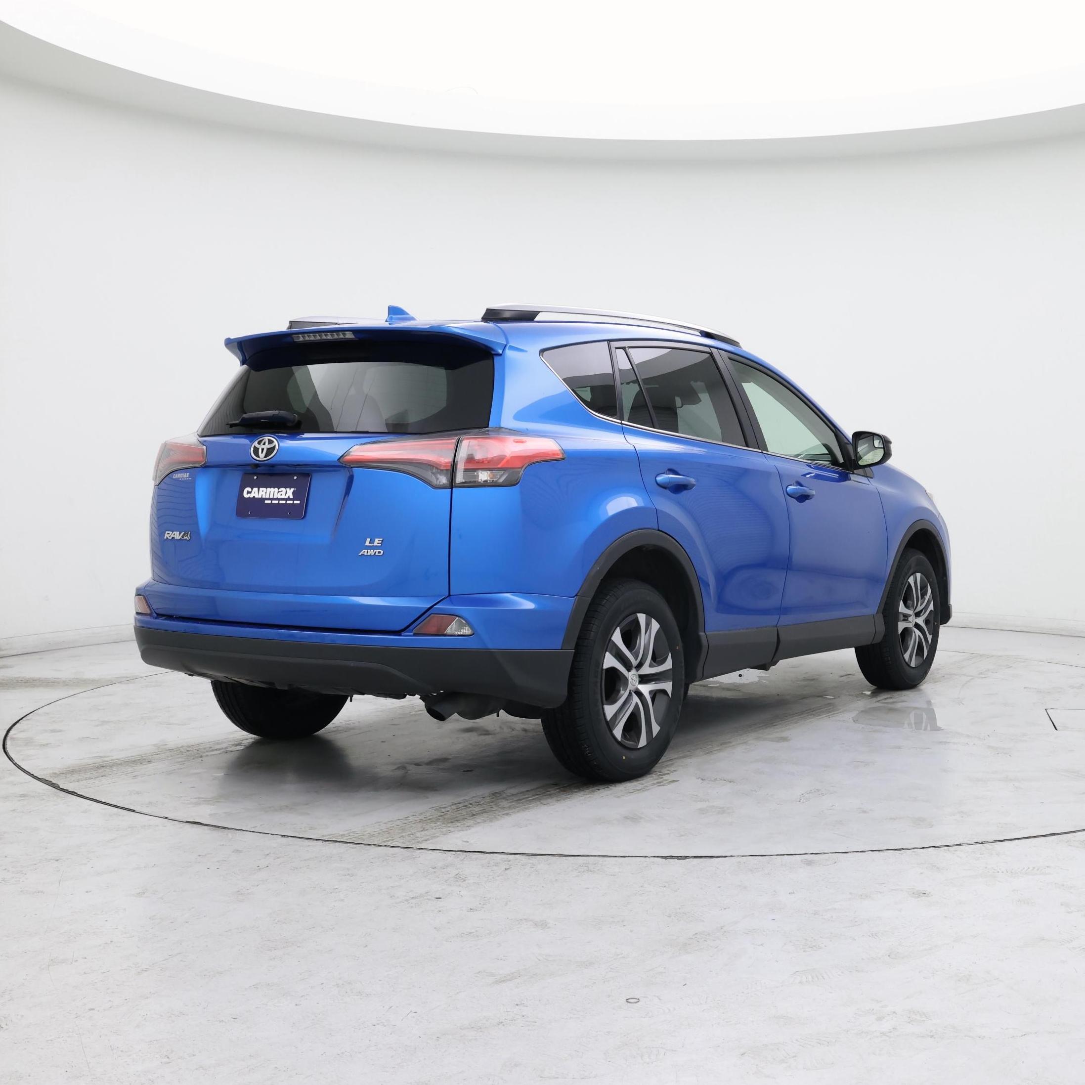 Thumbnail: 2018 Toyota RAV4 - 8