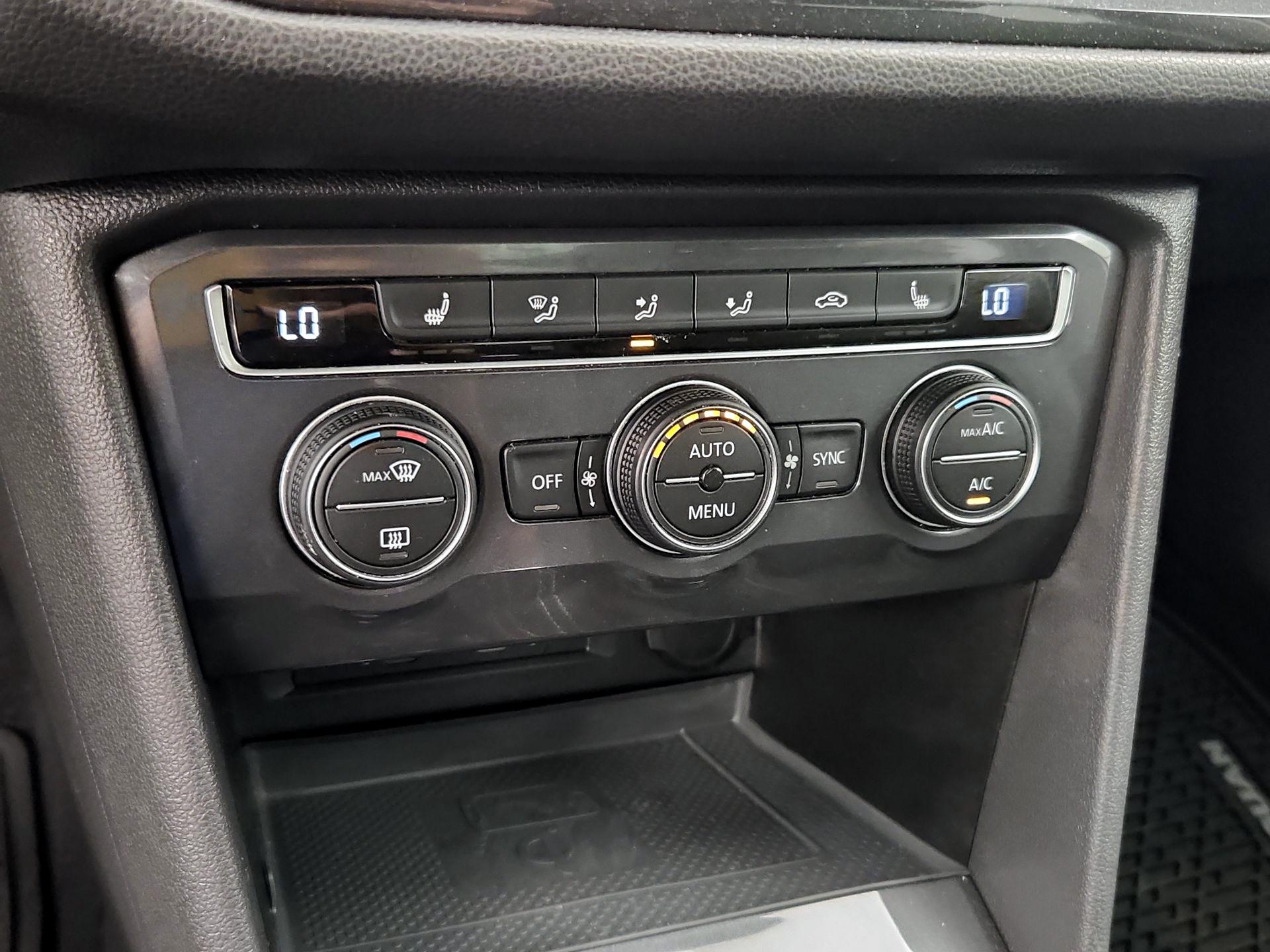 Thumbnail: 2021 Volkswagen Tiguan - 16