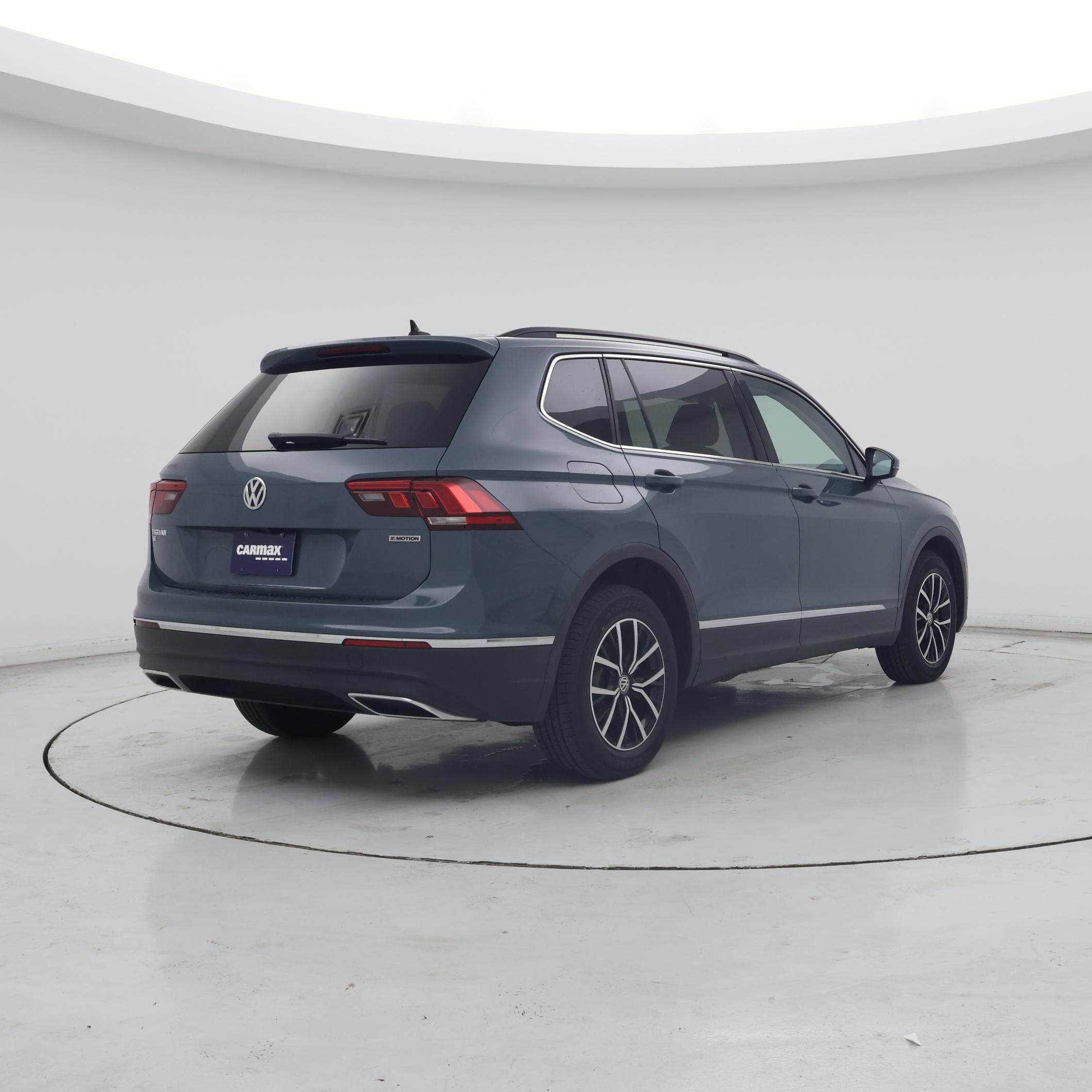 Thumbnail: 2021 Volkswagen Tiguan - 8