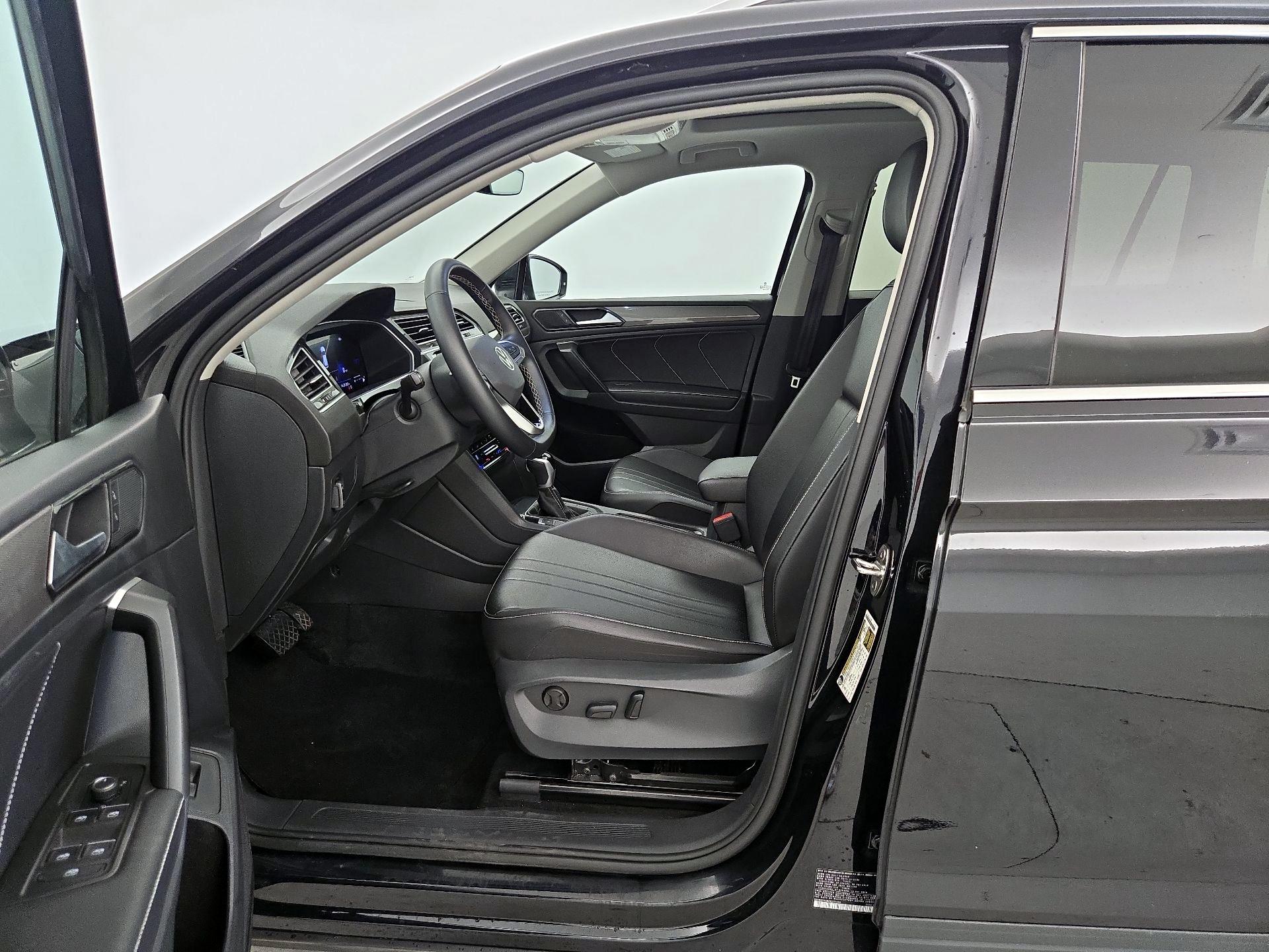 Thumbnail: 2024 Volkswagen Tiguan - 11