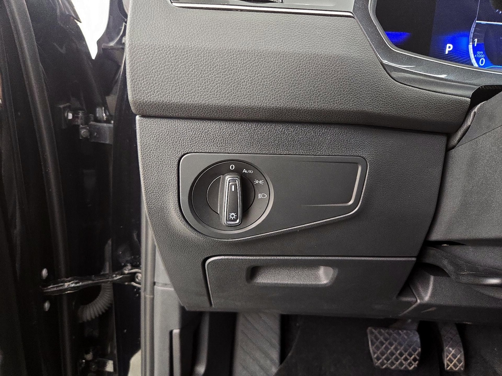 2024 Volkswagen Tiguan SE - Photo 14