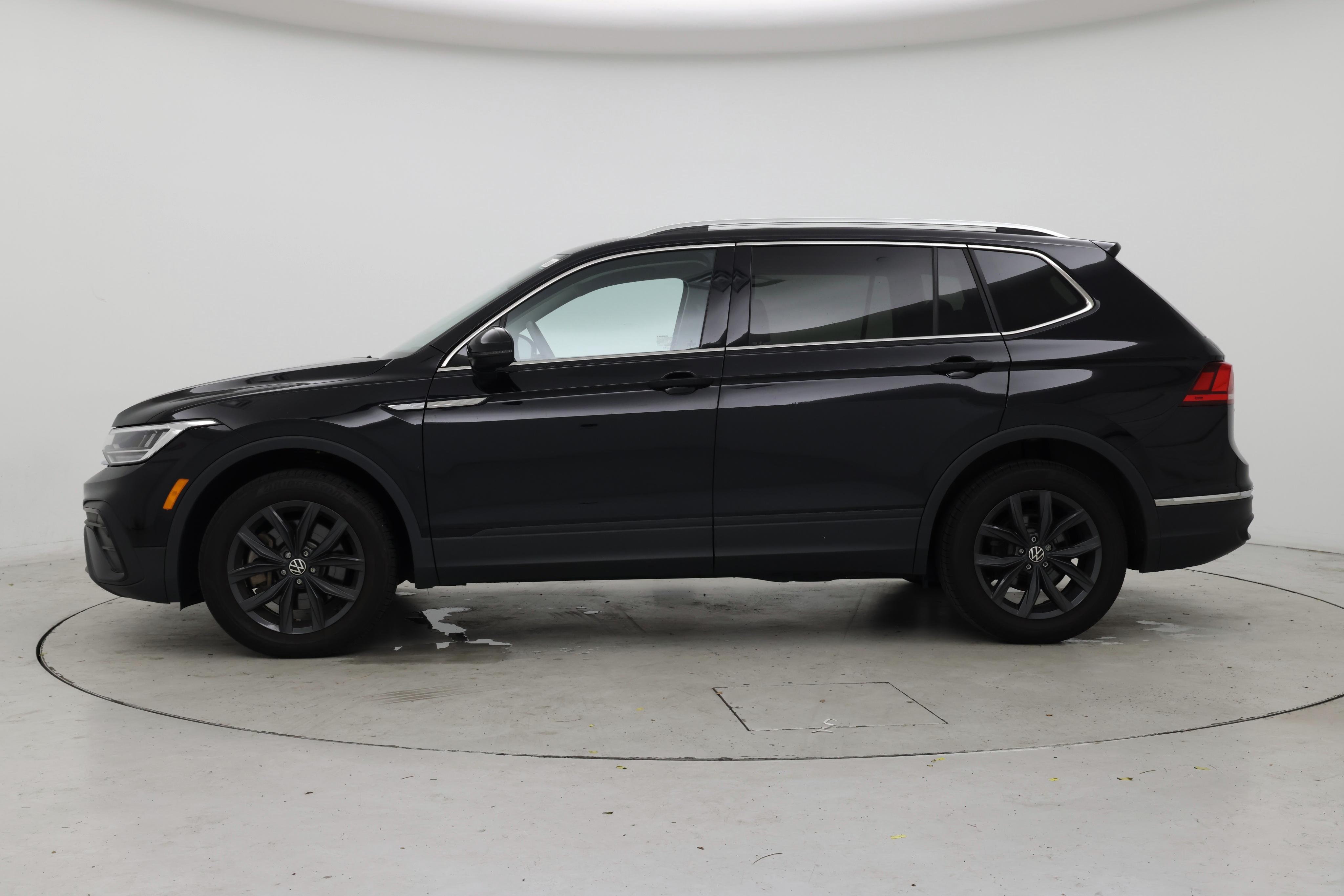Thumbnail: 2024 Volkswagen Tiguan - 3
