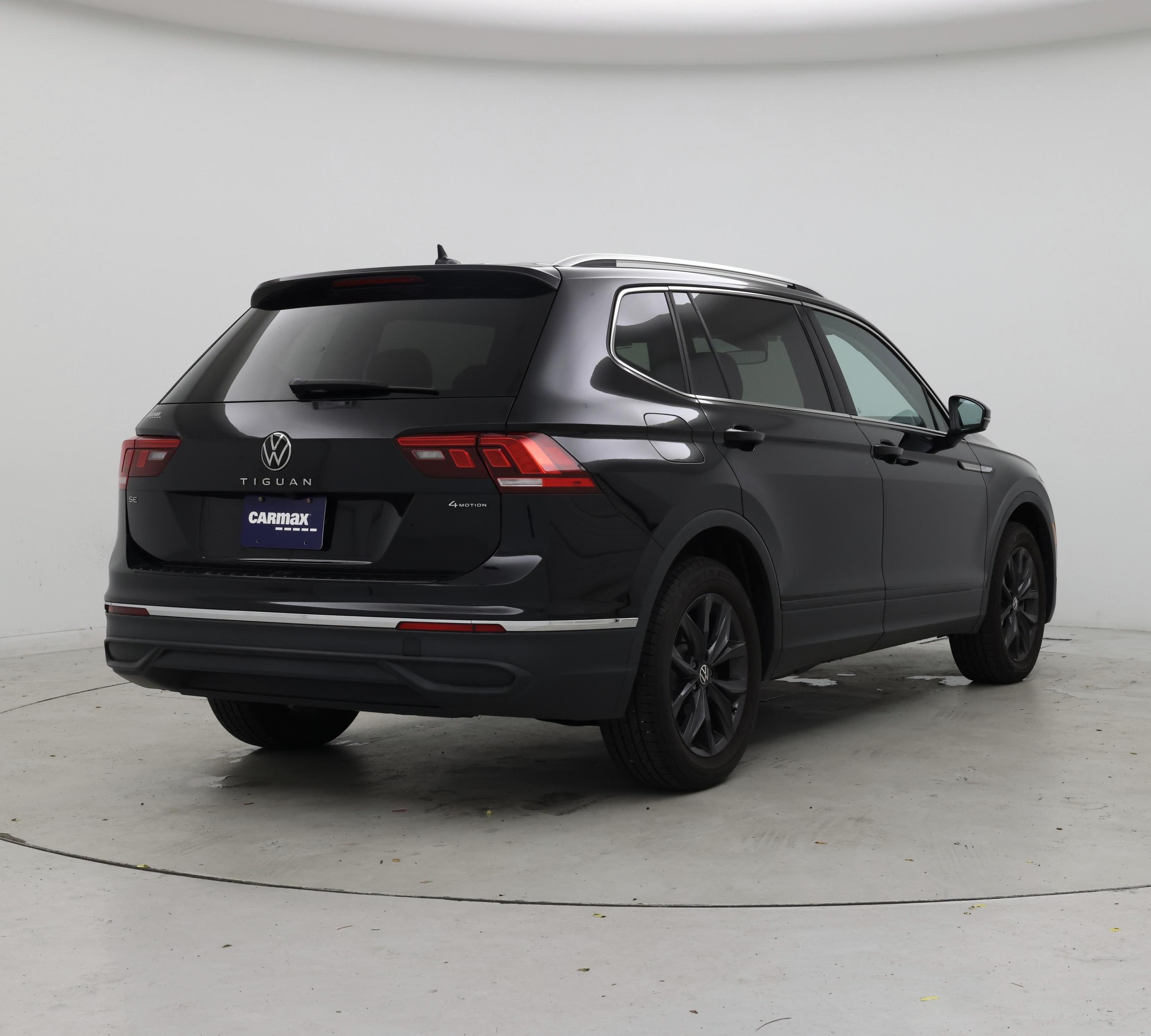 Thumbnail: 2024 Volkswagen Tiguan - 8