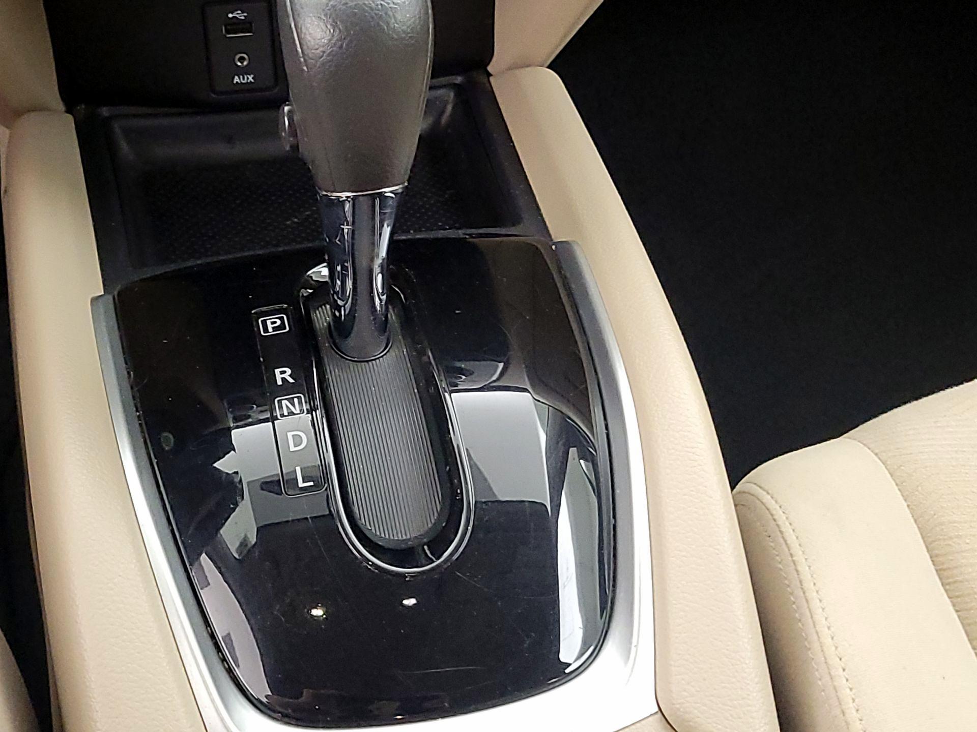Thumbnail: 2016 Nissan Rogue - 17