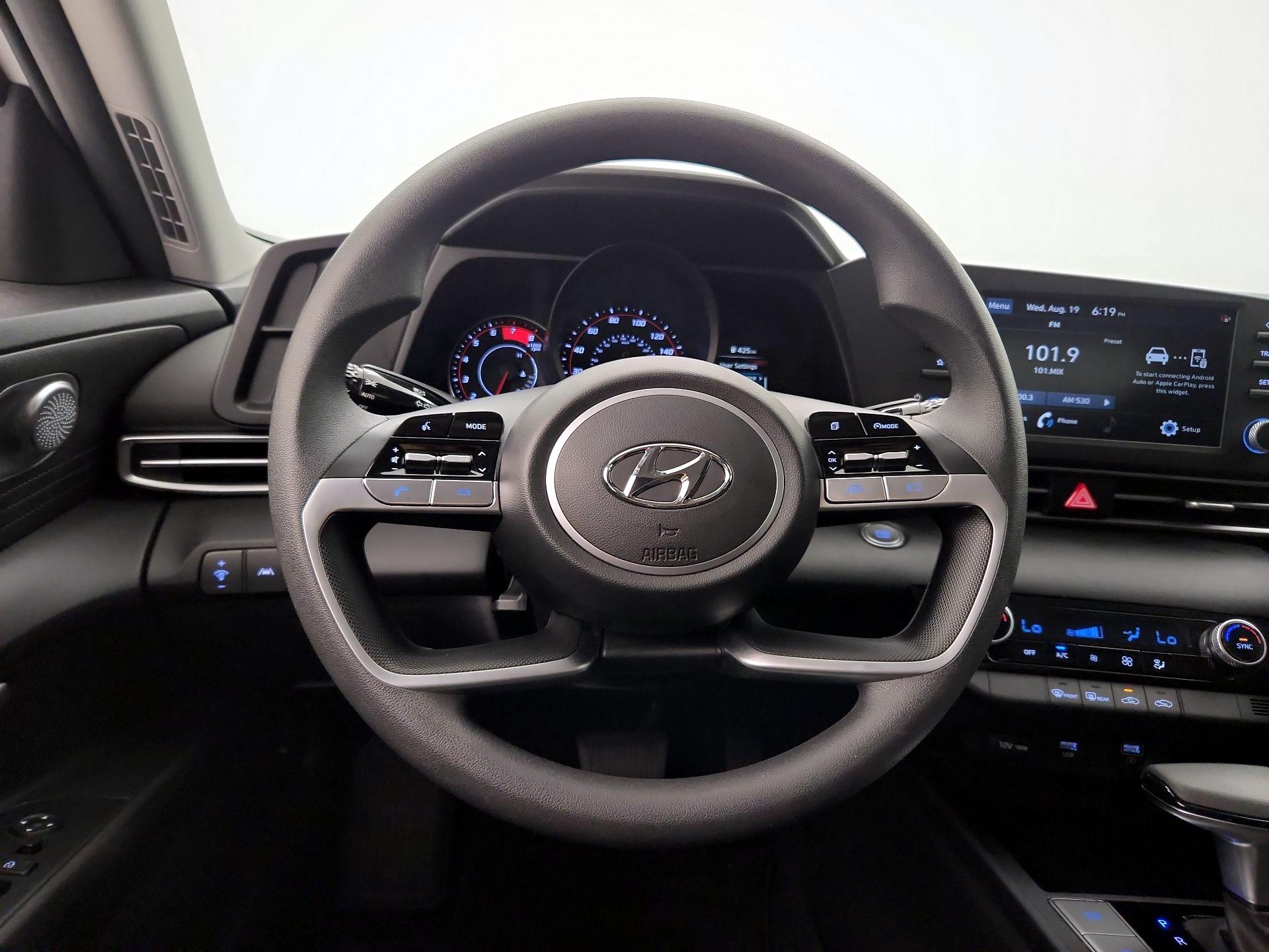 Thumbnail: 2023 Hyundai Elantra - 10