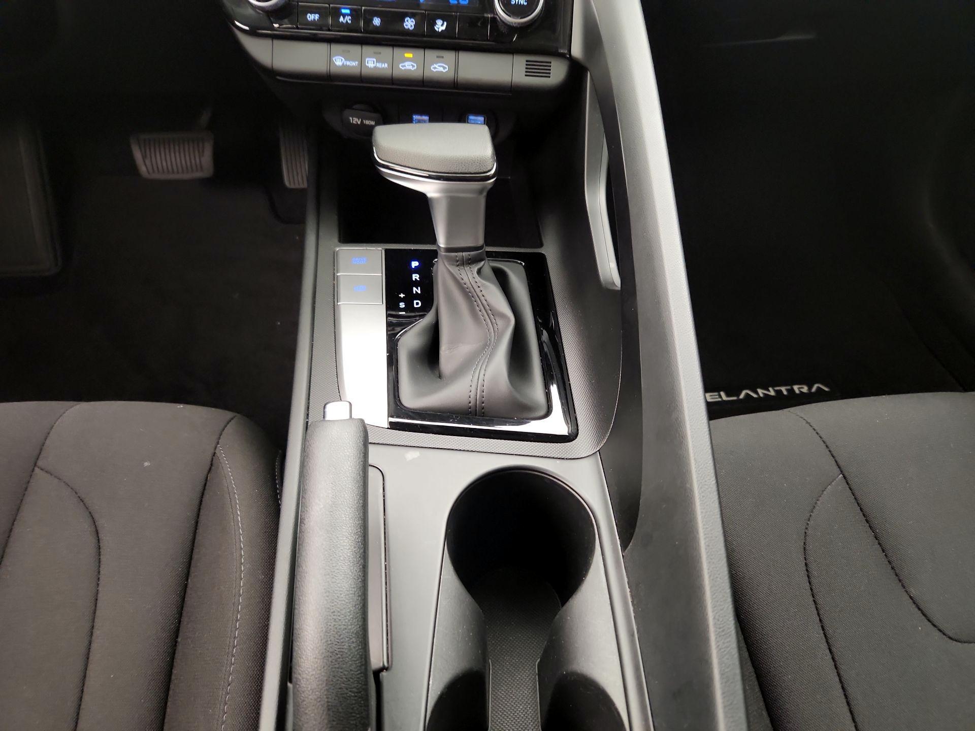 Thumbnail: 2023 Hyundai Elantra - 17