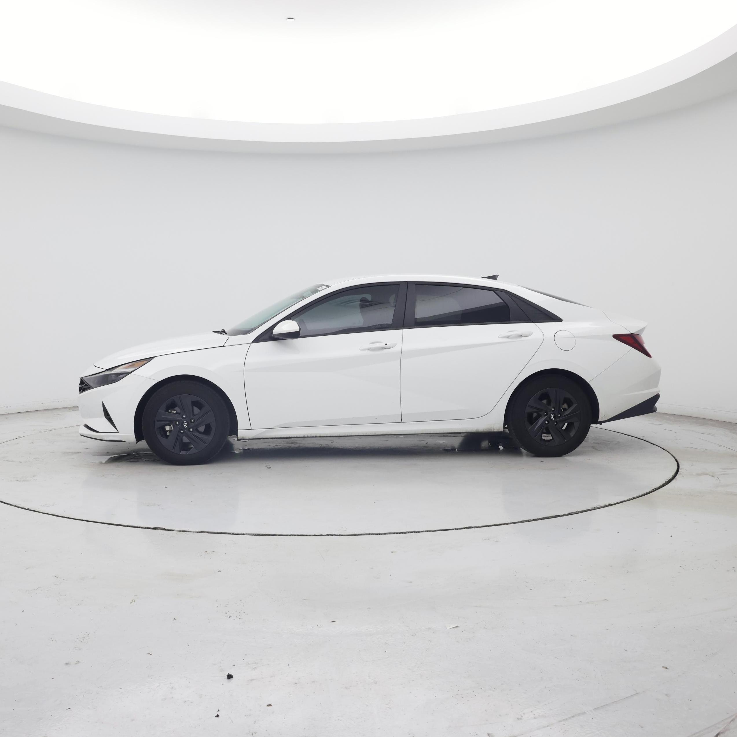 Thumbnail: 2023 Hyundai Elantra - 3