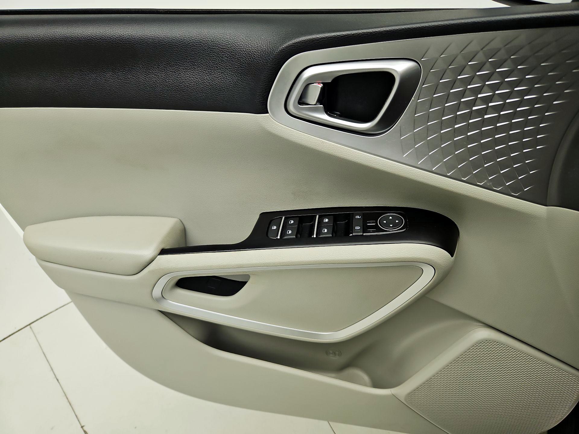 Thumbnail: 2023 Kia Soul - 12