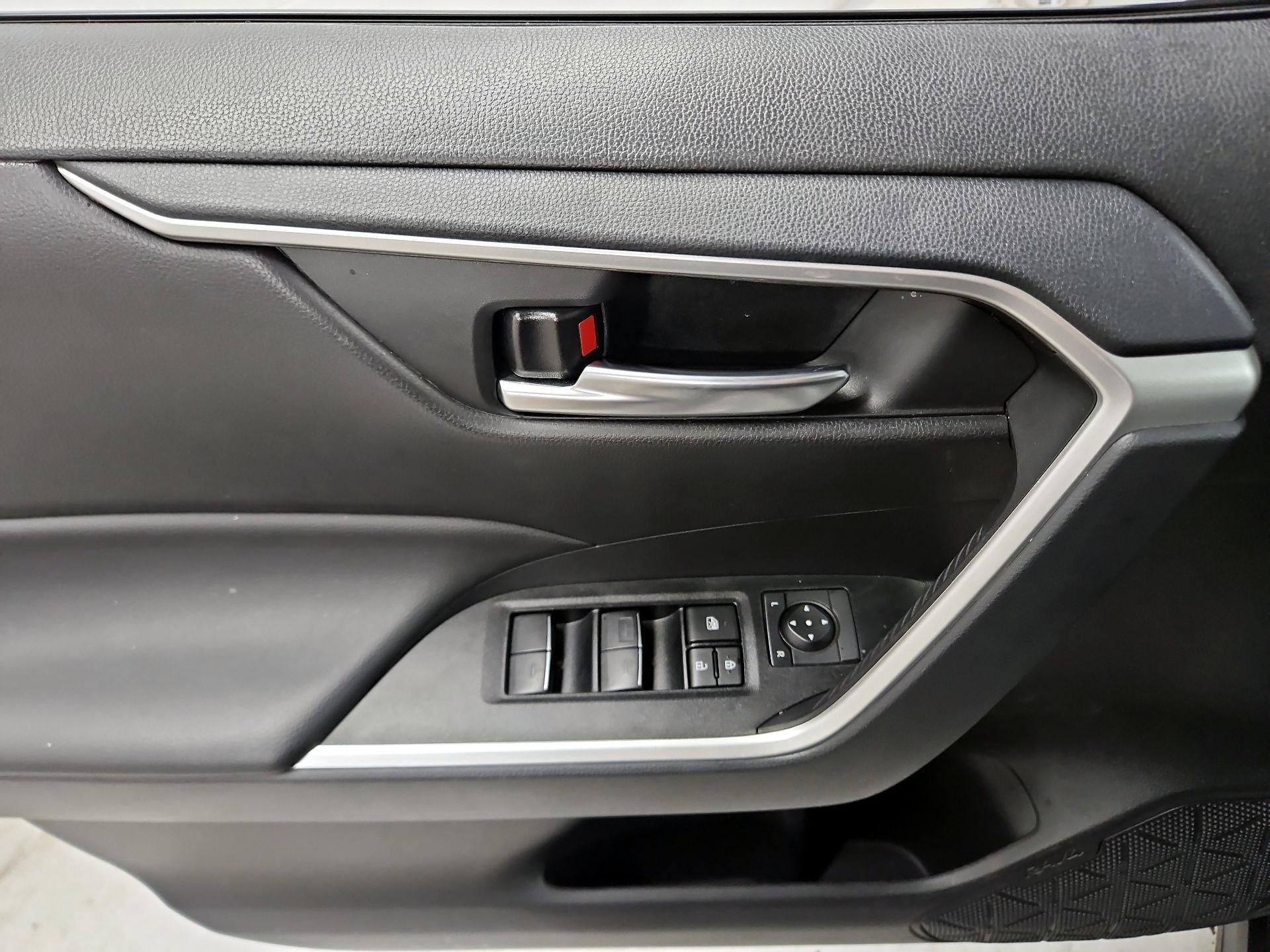 Thumbnail: 2025 Toyota RAV4 - 12