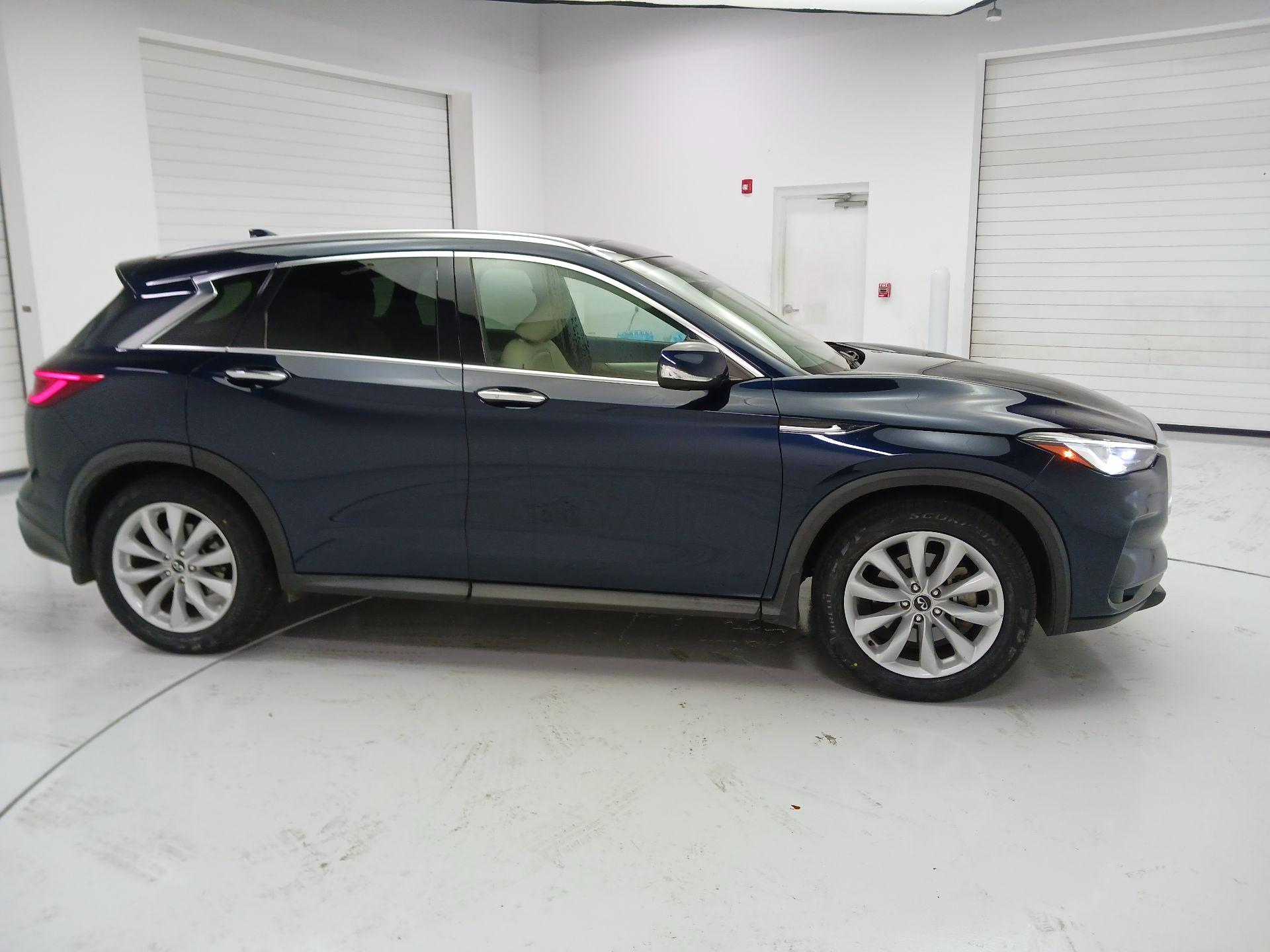 Thumbnail: 2019 INFINITI QX50 - 4